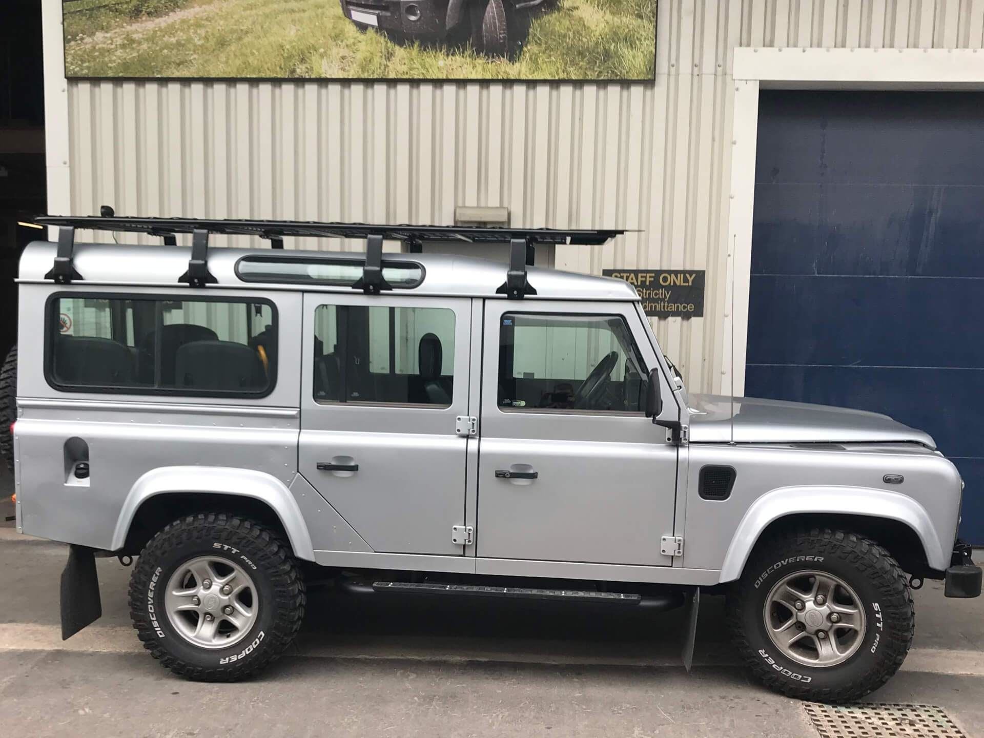 Direct4x4 Roof Racks Expedition Aluminium Flat Roof Rack for Land Rover Defender 110 1971-2016