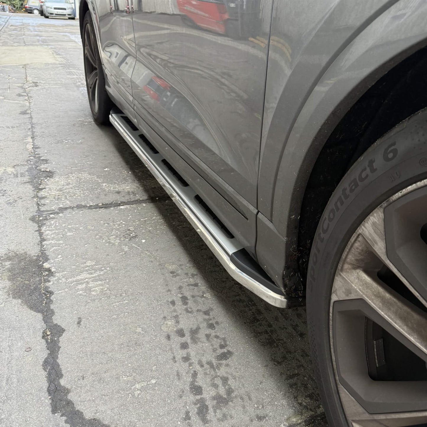 Direct4x4 Side Steps and Bars Suburban Side Steps Running Boards for the Audi Q8 2022+