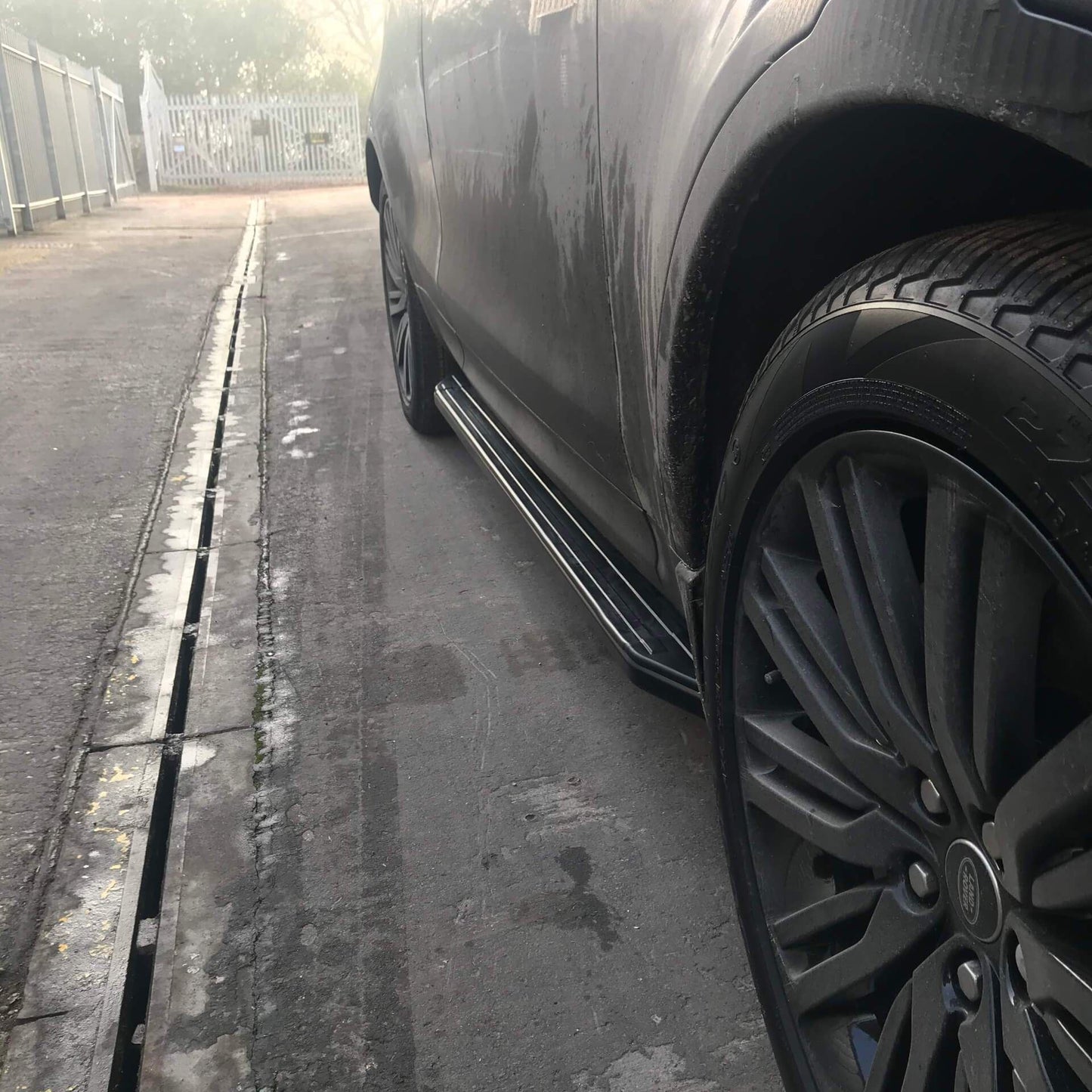 Direct4x4 Side Steps and Bars Black Raptor Side Steps Running Boards for Land Rover Discovery 5 2017+