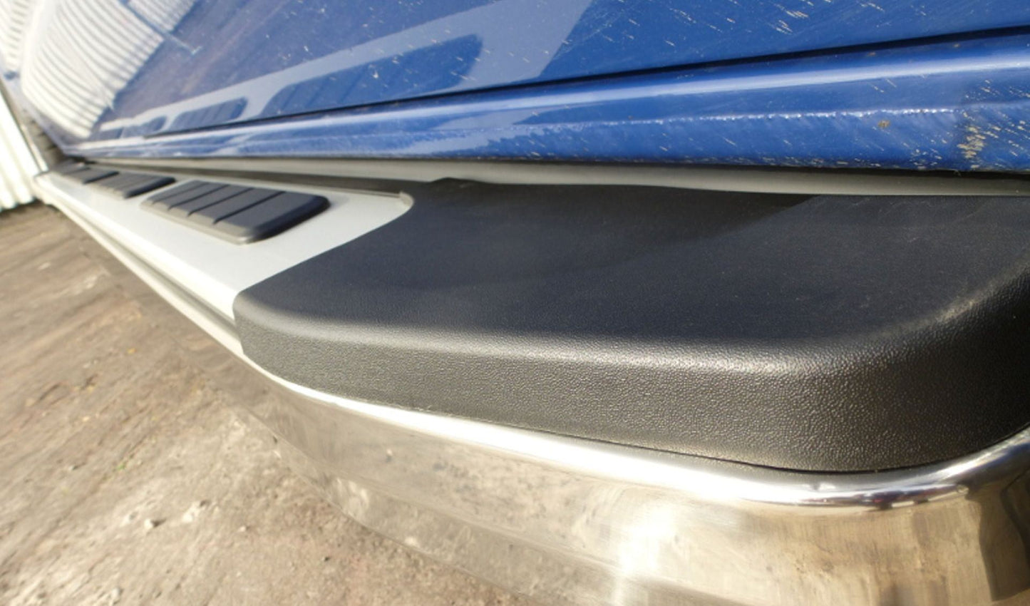 Direct4x4 Side Steps and Bars Suburban Side Steps Running Boards for Volkswagen Transporter T5 SWB