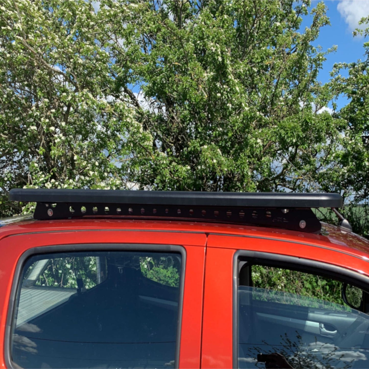 Direct4x4 Roof Racks AluMod Low Profile 135cm x 125cm Roof Rack Isuzu D-Max 2012-2020