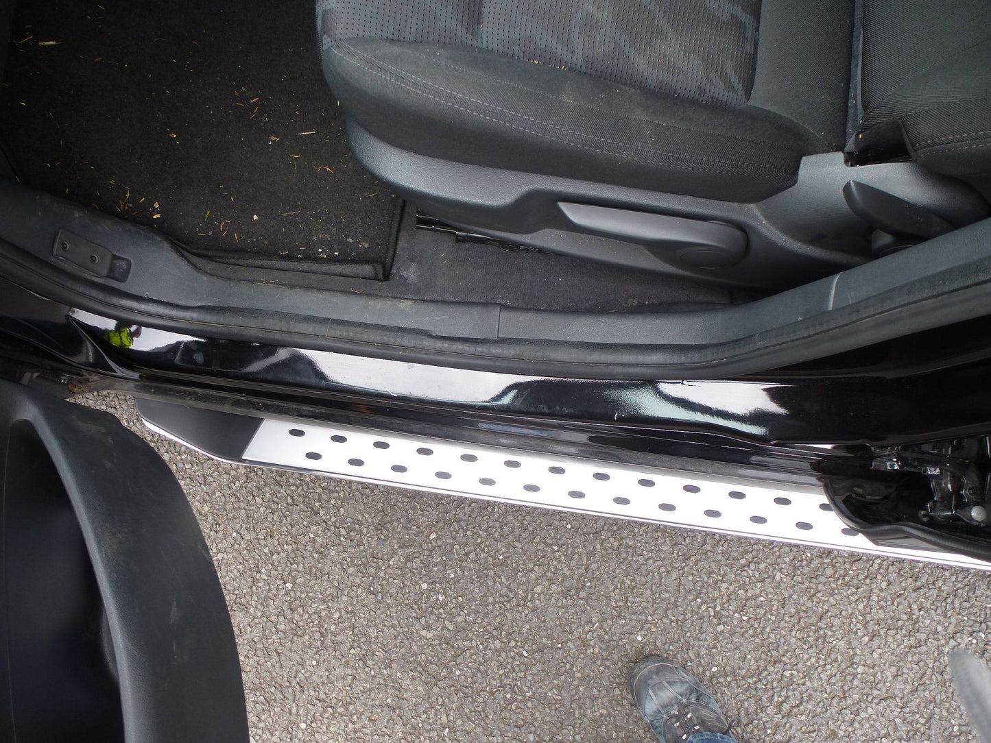 Direct4x4 Side Steps and Bars Freedom Side Steps Running Boards for Peugeot 3008 2009-2016