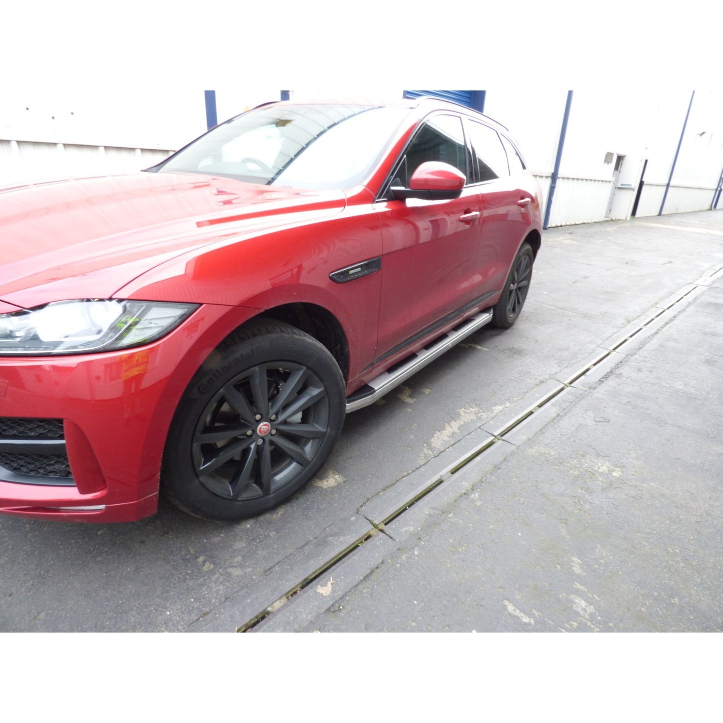 Direct4x4 Side Steps and Bars Suburban Side Steps Running Boards for Jaguar F-PACE 2016+