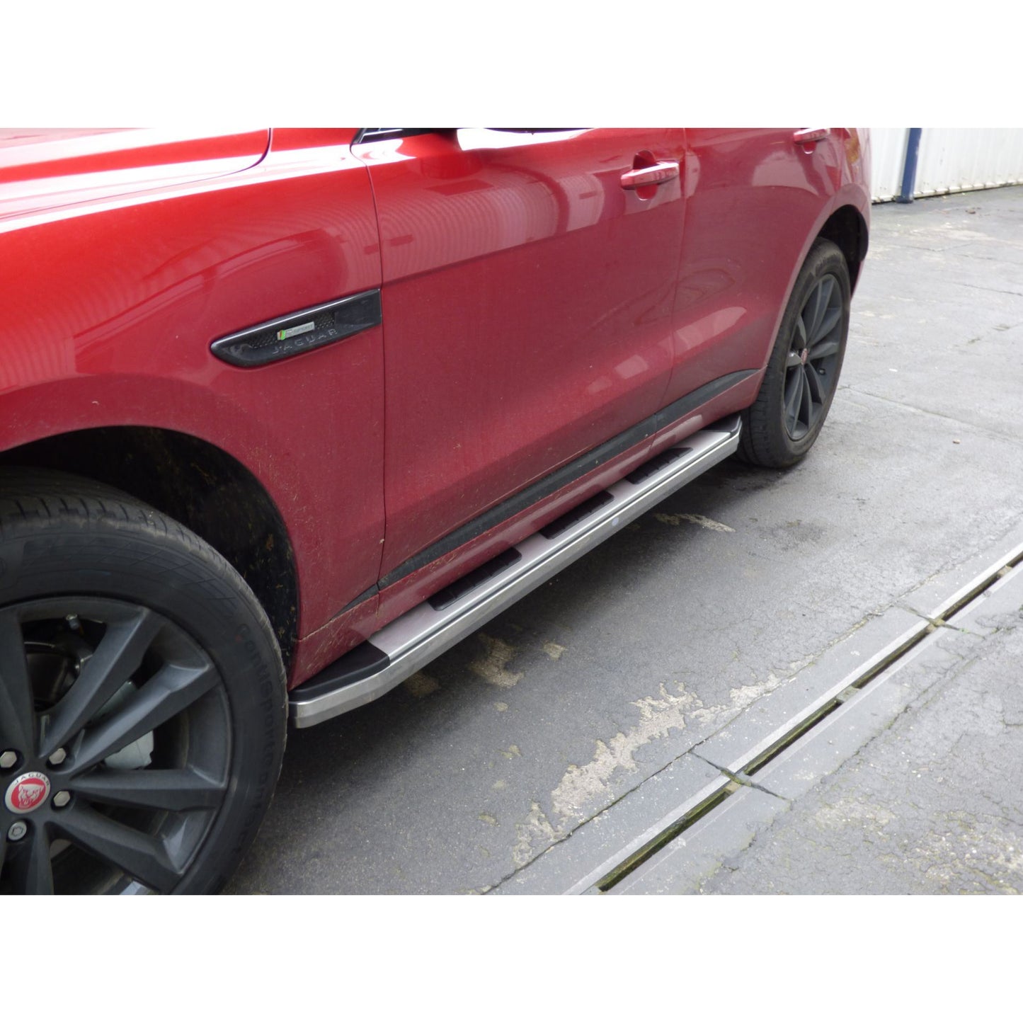 Direct4x4 Side Steps and Bars Suburban Side Steps Running Boards for the Jaguar F-PACE 2016+