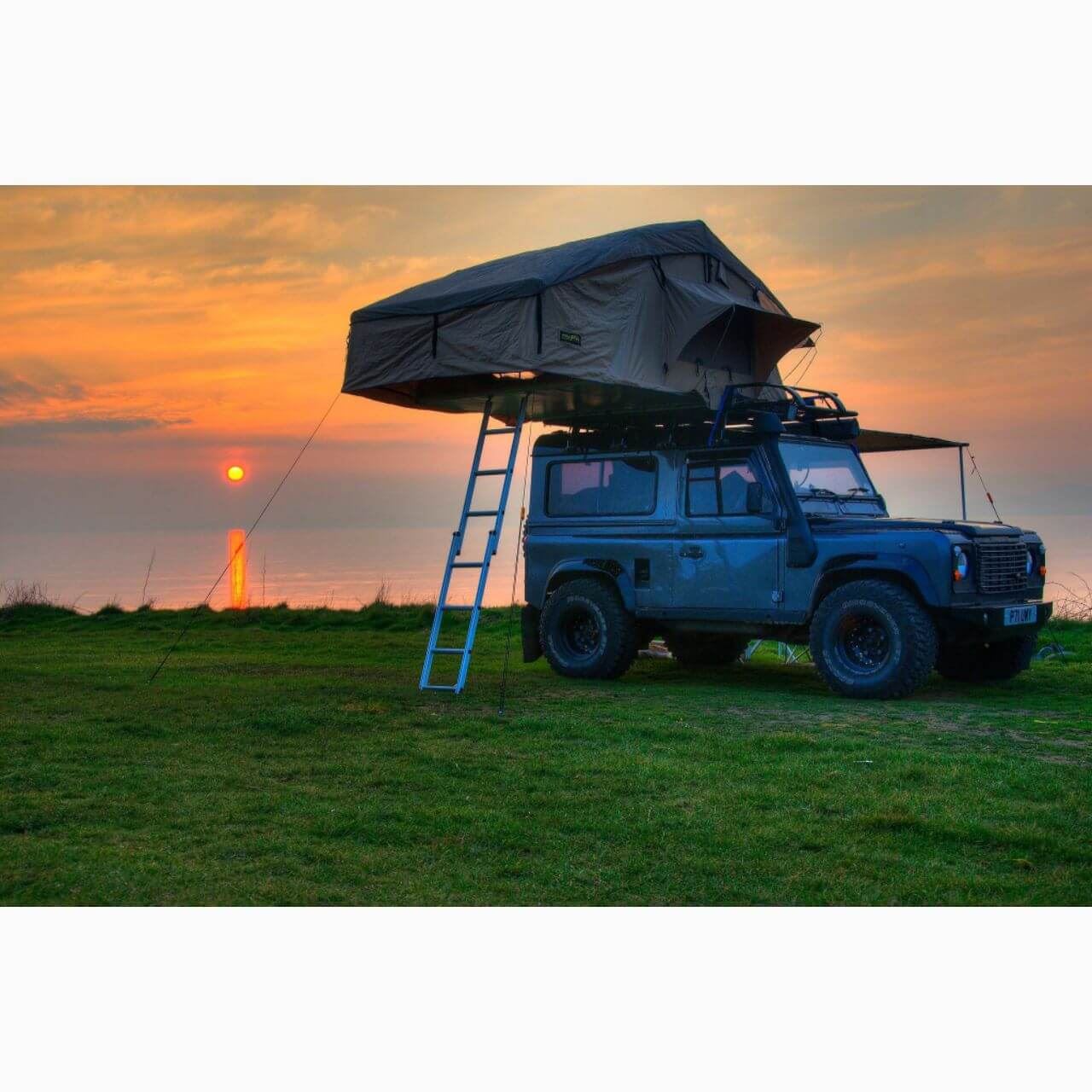 Direct4x4 Roof Top Tents Forest Green Expedition Foldout 3-Person Roof Top Camping Tent