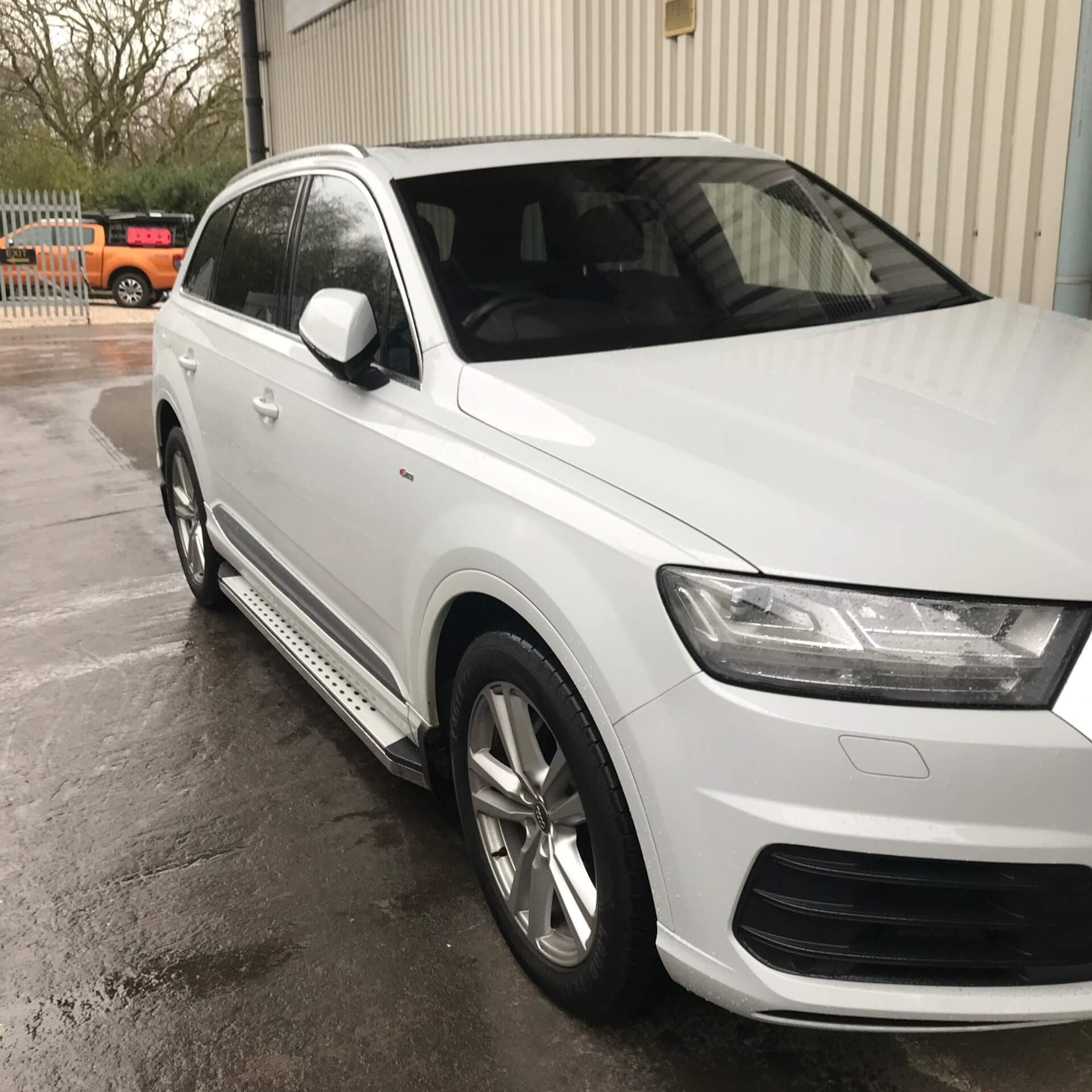 Direct4x4 Side Steps and Bars Freedom Side Steps Running Boards for Audi Q7 2020+