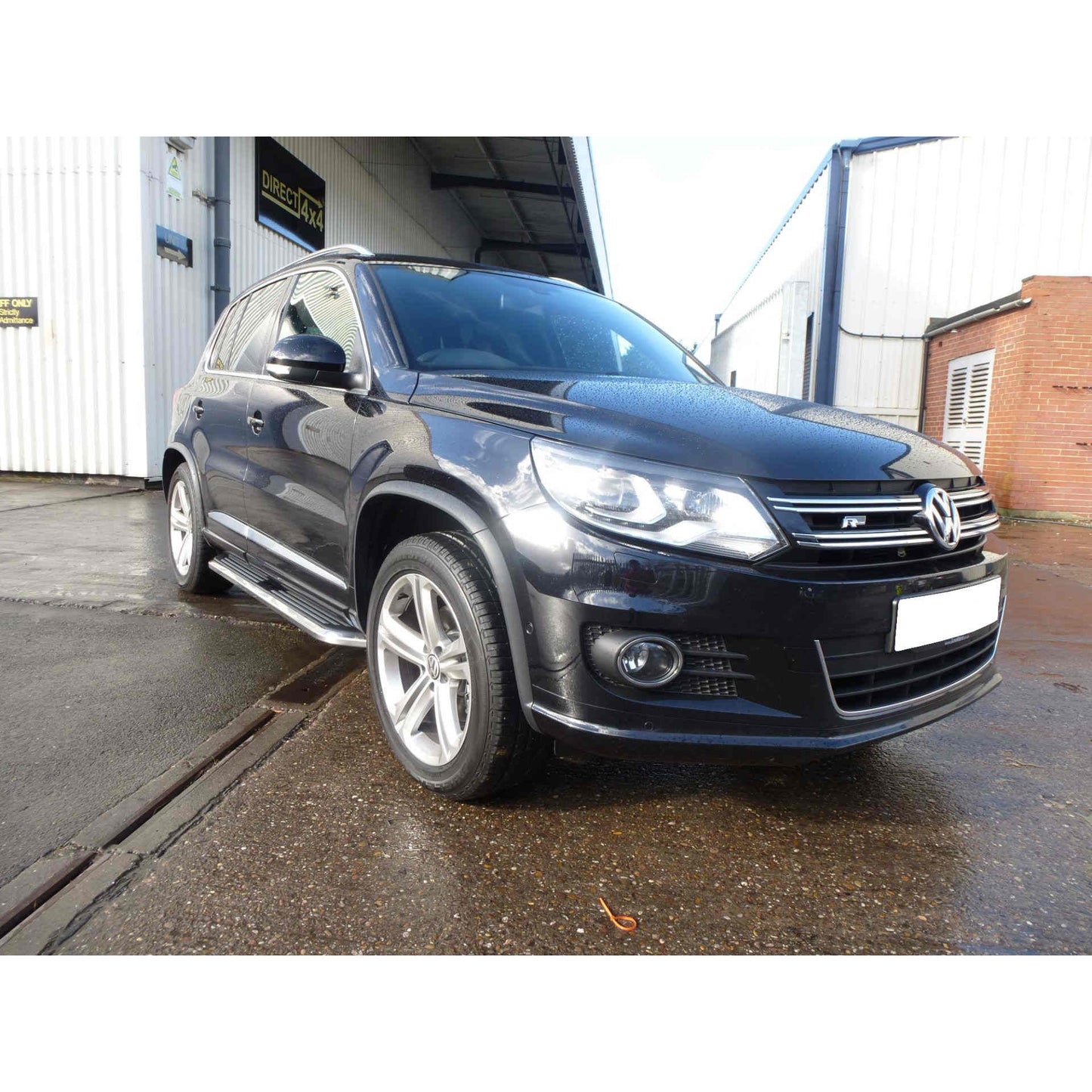 Direct4x4 Side Steps and Bars Premier Side Steps Running Boards for Volkswagen Tiguan 2012-2015