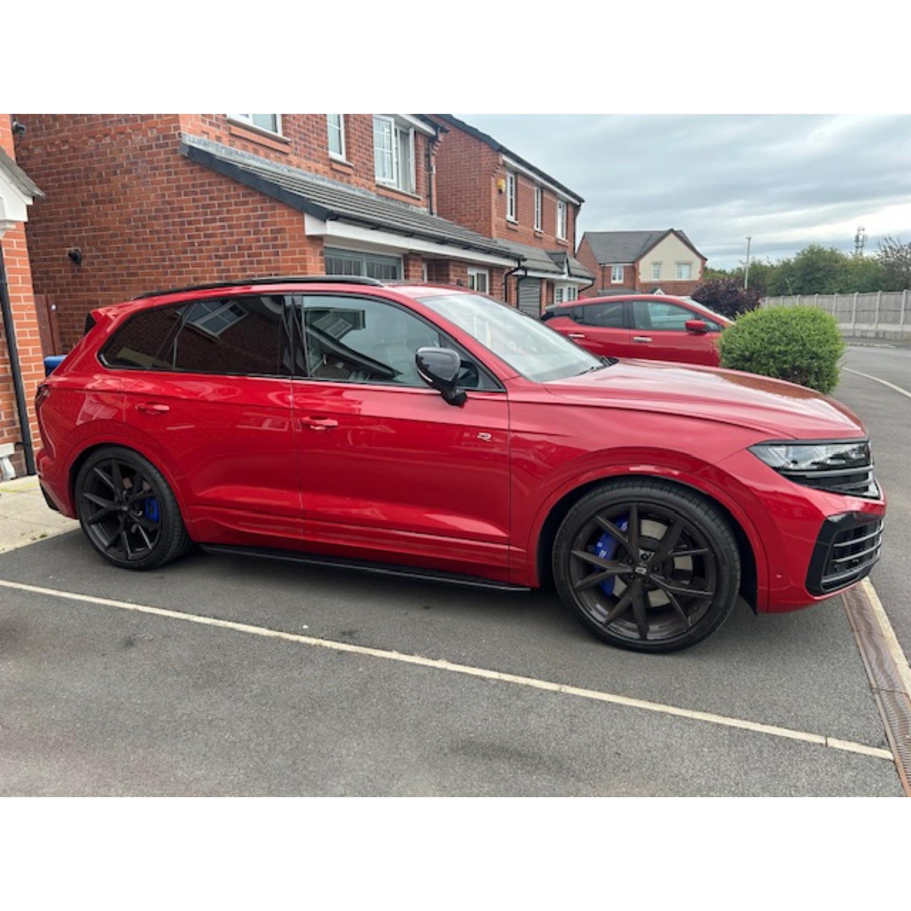 Direct4x4 Side Steps and Bars Orca Side Steps Running Boards for Volkswagen Touareg 2022+