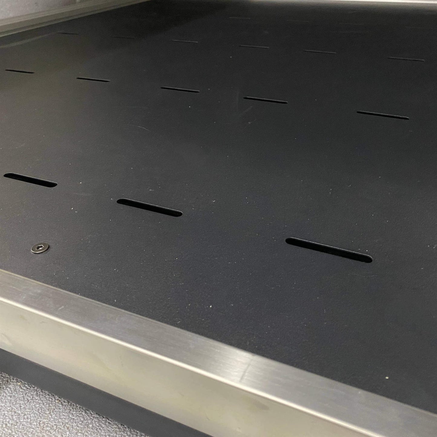 Direct4x4 Slideout Cargo Trays Universal Aluminium Full Width Glide Cargo Tray for Vans and Pickup Trucks