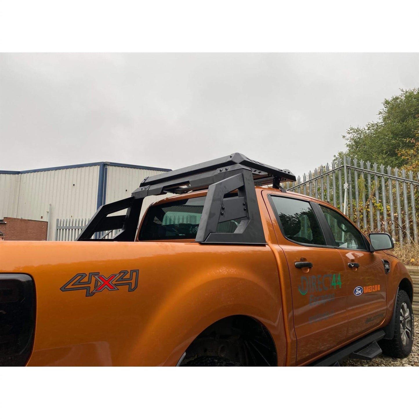 Direct4x4 Pickup Truck Roll Sports Bars Heavy-Duty Roll Sports Bar with Integrated Roof Rack for the Toyota Hilux 2016+