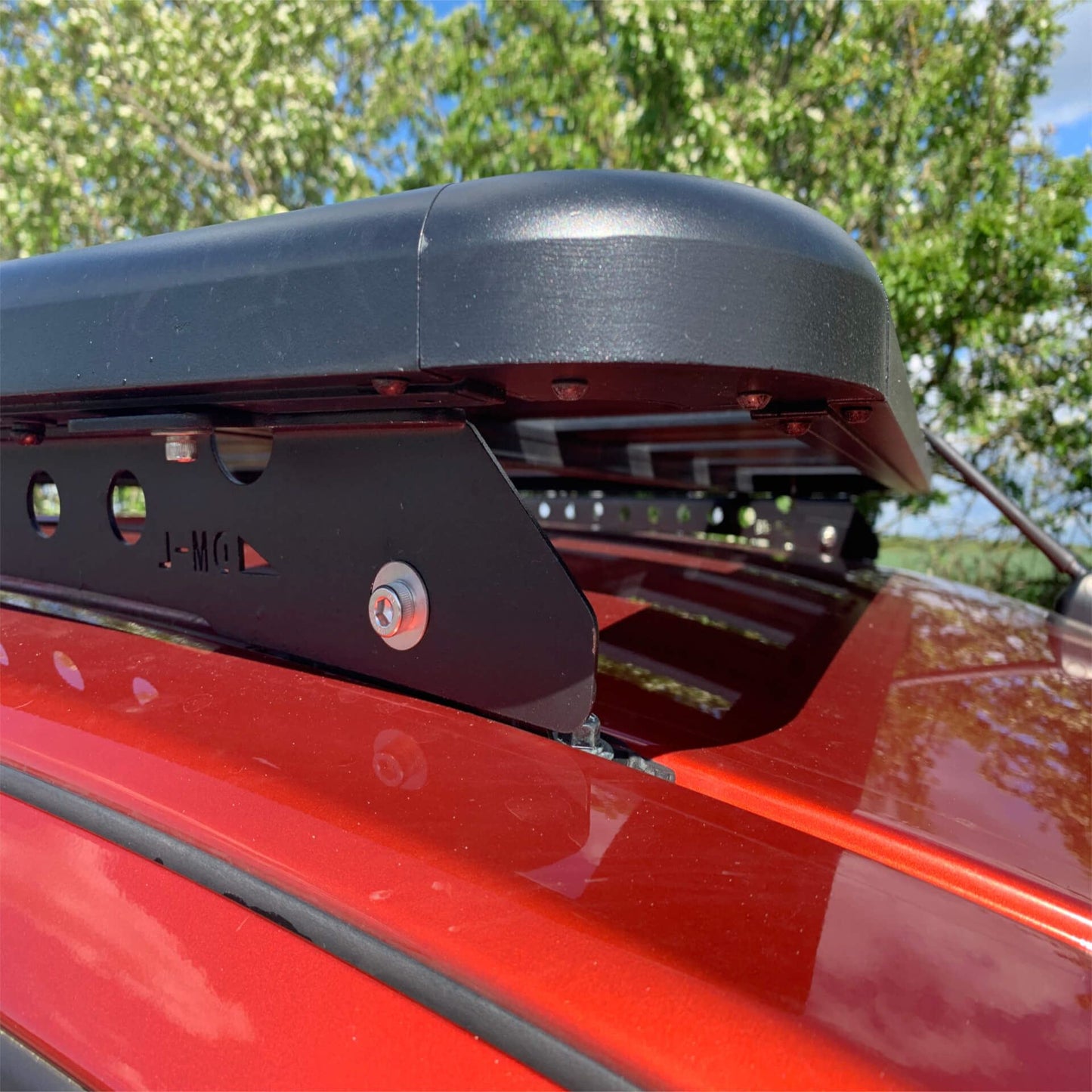 Direct4x4 Roof Racks AluMod Low Profile 135cm x 125cm Roof Rack Isuzu D-Max 2012-2020