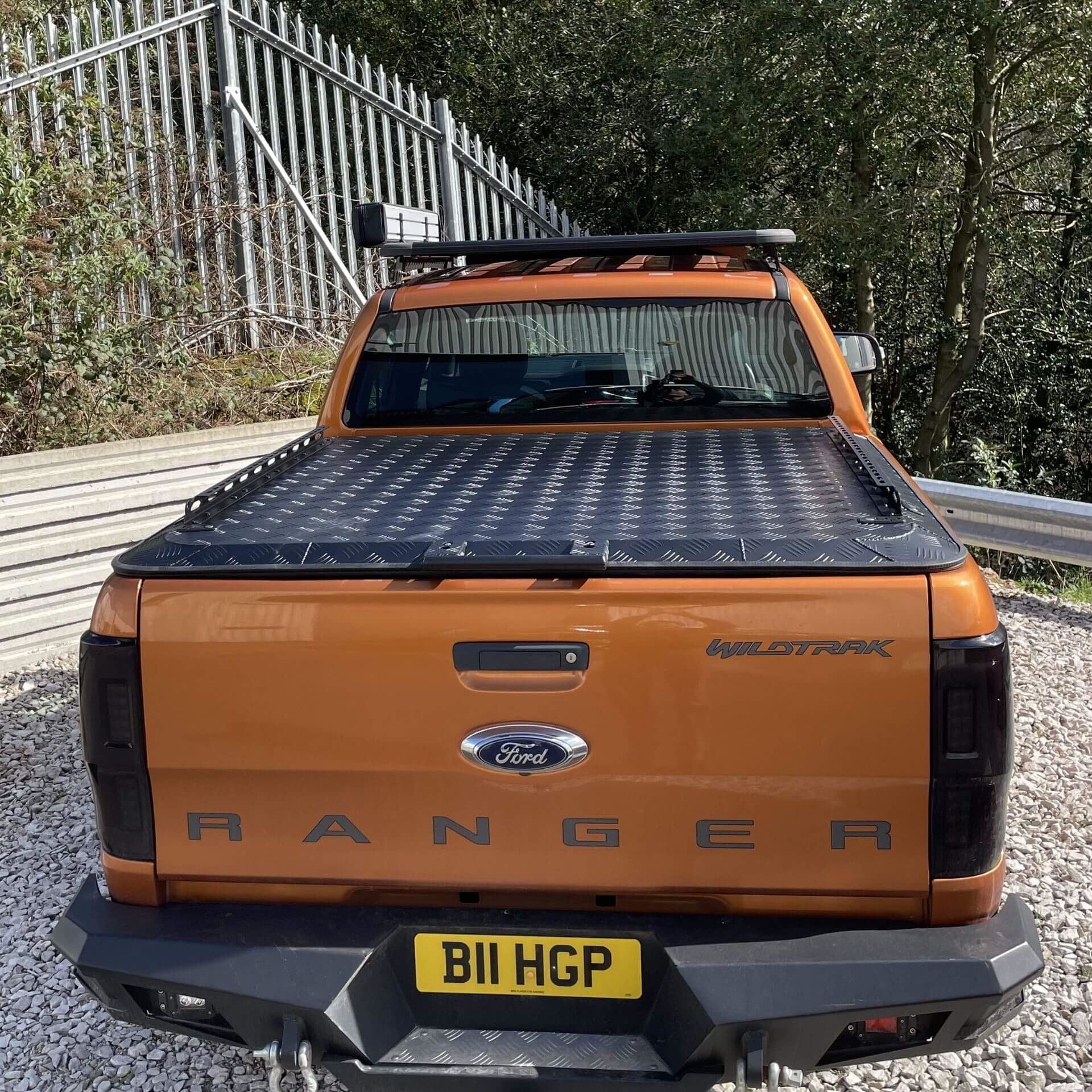 Direct4x4 Pickup Truck Tonneau Covers Black Aluminium Flat Tonneau Cover for Ford Ranger T9 2022+ MK4 (P703)