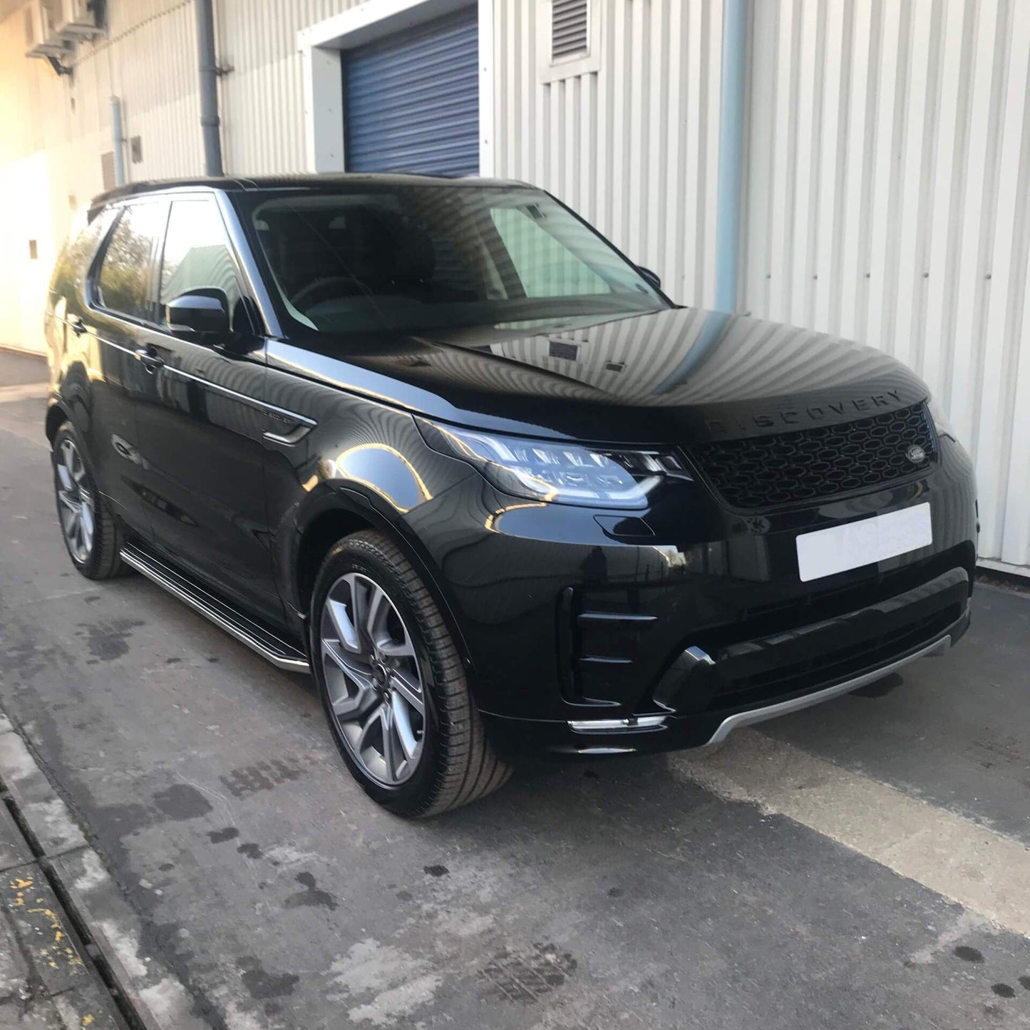Direct4x4 Side Steps and Bars Black Raptor Side Steps Running Boards for Land Rover Discovery 5 2017+