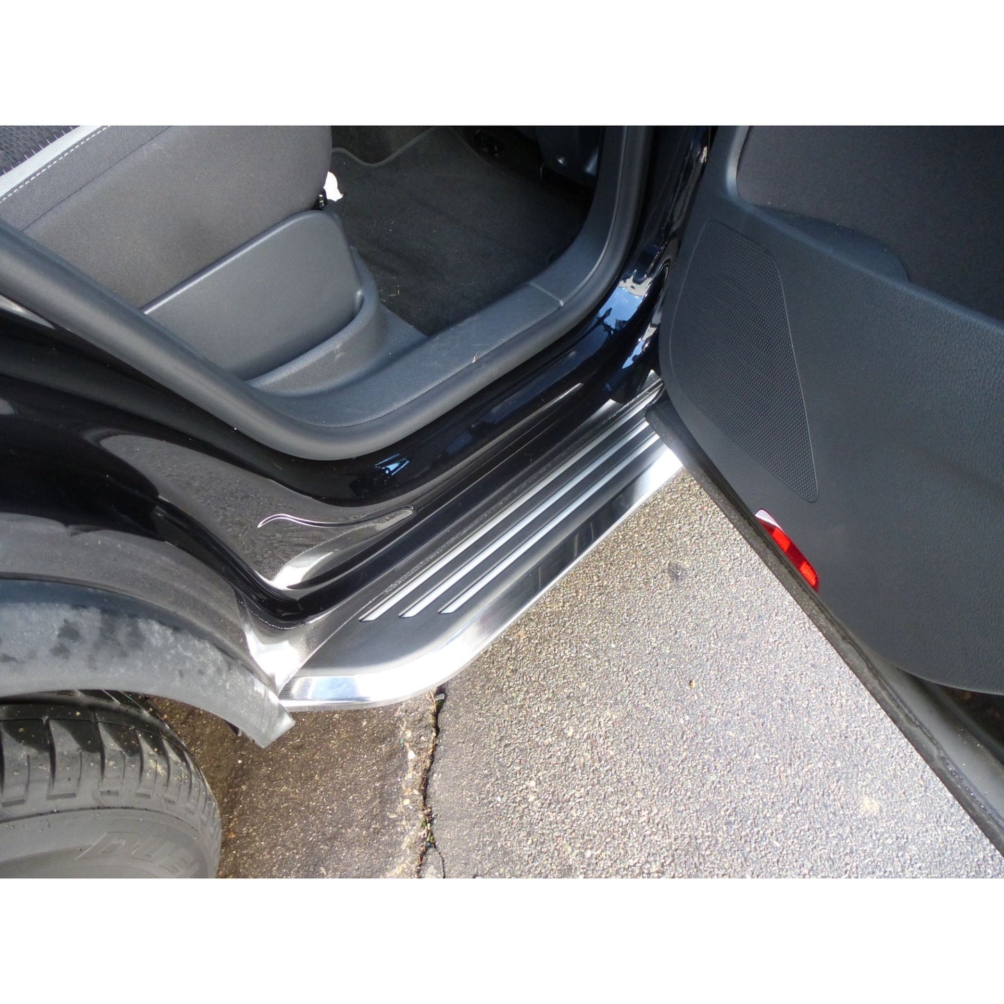 Direct4x4 Side Steps and Bars Premier Side Steps Running Boards for Volkswagen Tiguan 2012-2015