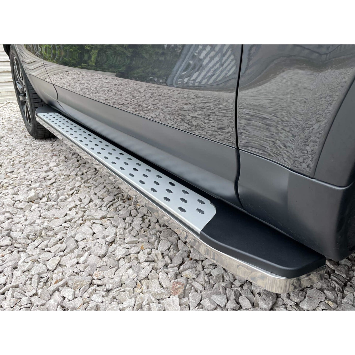 Direct4x4 Side Steps and Bars Freedom Side Steps Running Boards for Land Rover Discovery 5 2017+