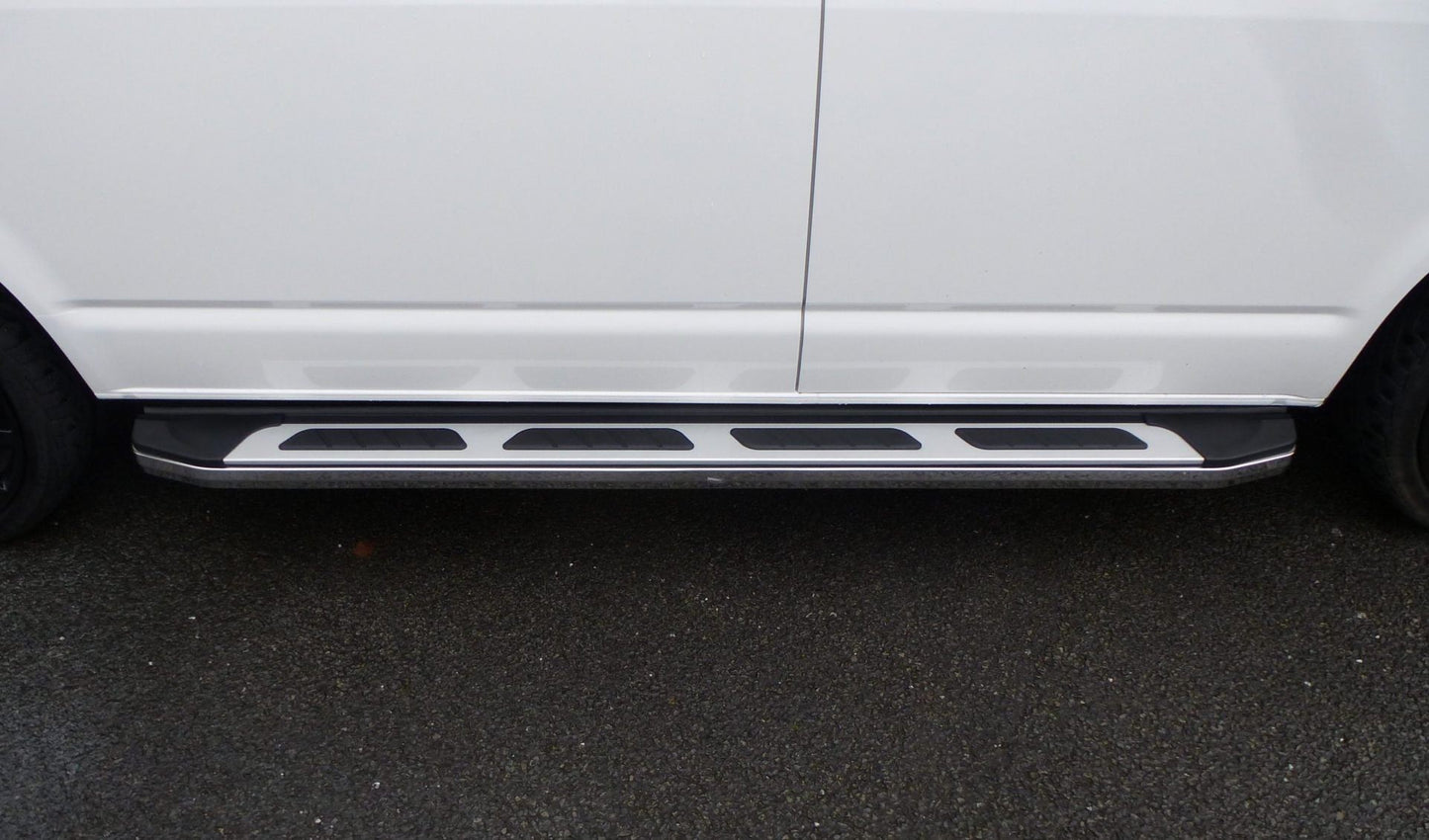 Direct4x4 Side Steps and Bars Suburban Side Steps Running Boards for Volkswagen Transporter T5 SWB