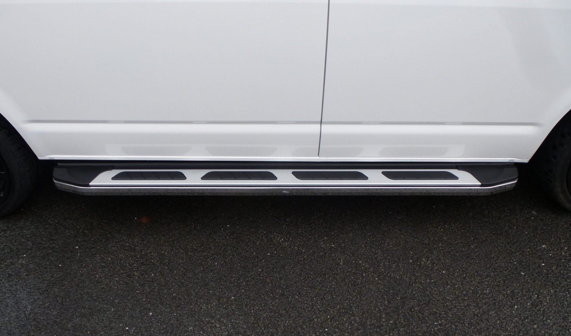 Direct4x4 Side Steps and Bars Suburban Side Steps Running Boards for Volkswagen Transporter T5 SWB
