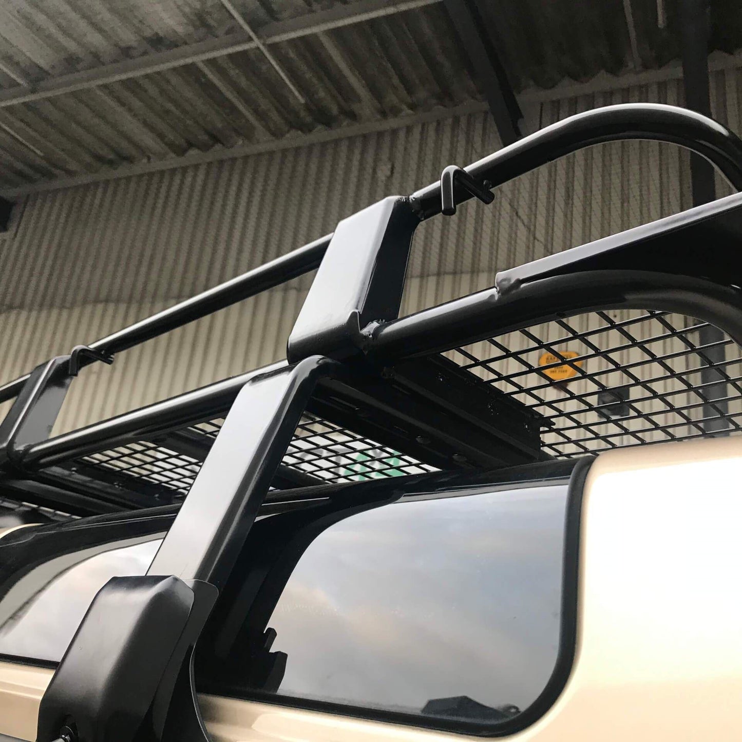 Direct4x4 Roof Racks Expedition Steel Full Basket Roof Rack for Land Rover Discovery 1 and 2