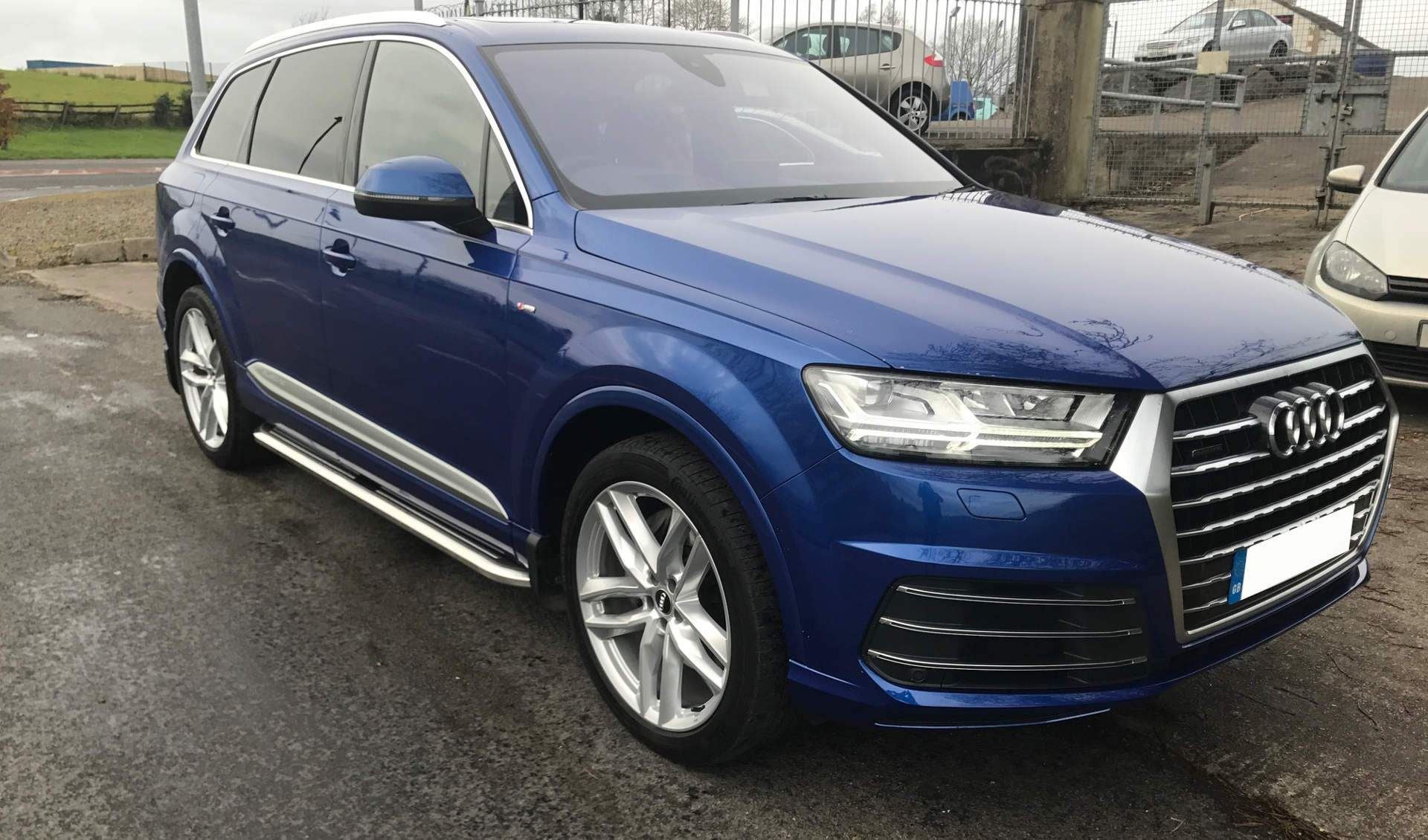 Direct4x4 Side Steps and Bars Premier Side Steps Running Boards for Audi Q7 2020+