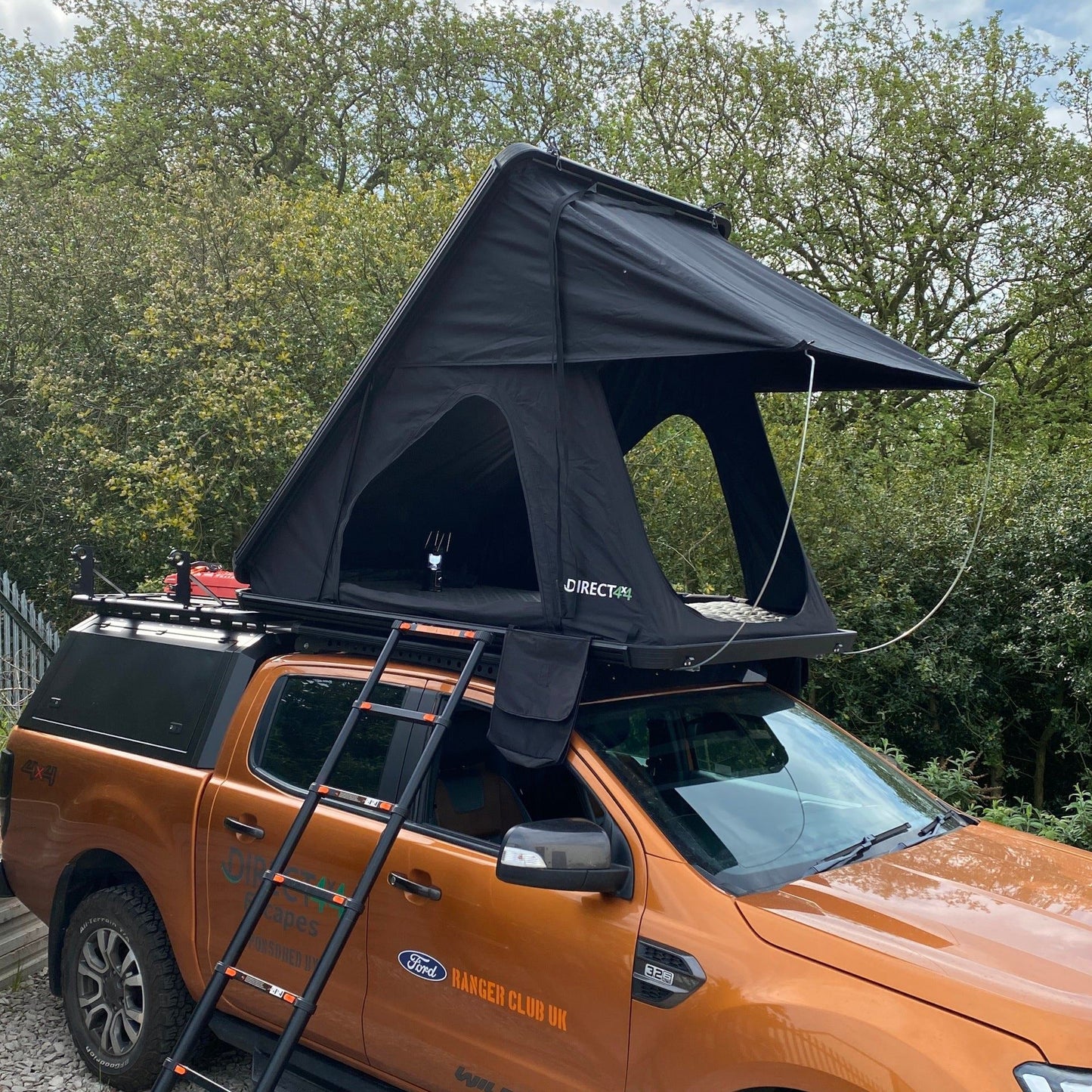 Direct4x4 Roof Top Tents All Black 2 Person Expedition Aluminium Clamshell Roof Top Tent