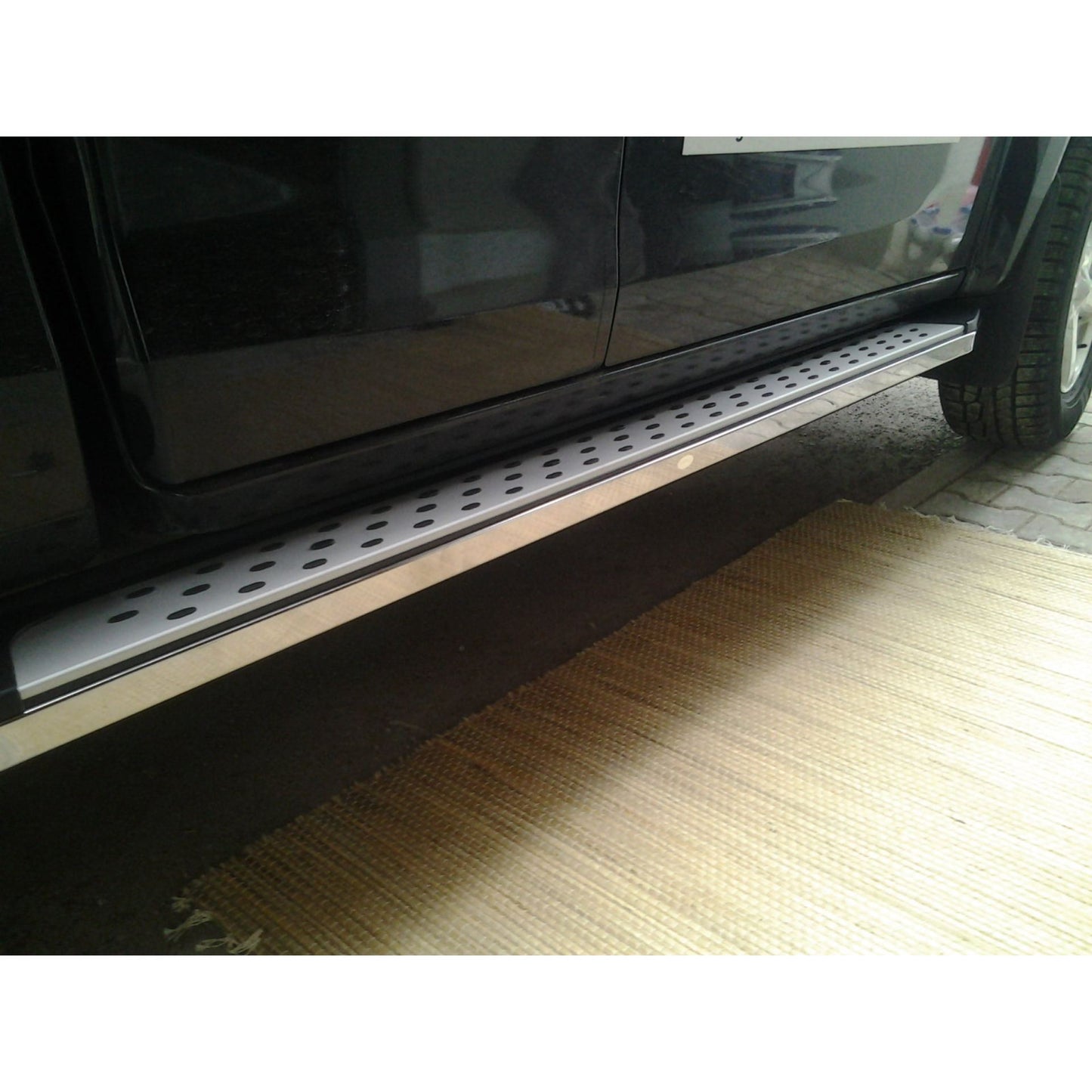 Direct4x4 Side Steps and Bars Freedom Side Steps Running Boards for Isuzu D-Max Double Cab 2007-2012