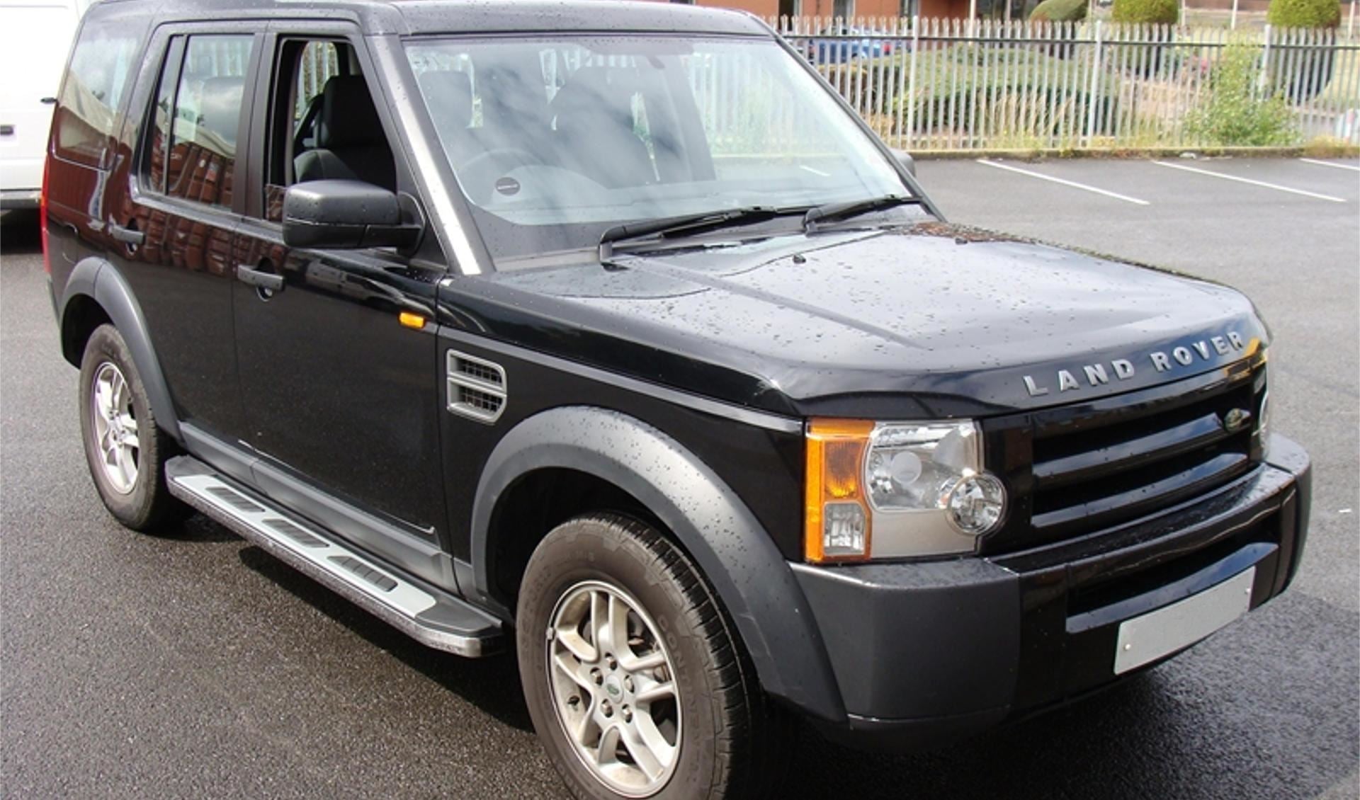 Direct4x4 Side Steps and Bars Suburban Side Steps Running Boards for Land Rover Discovery 3 and 4