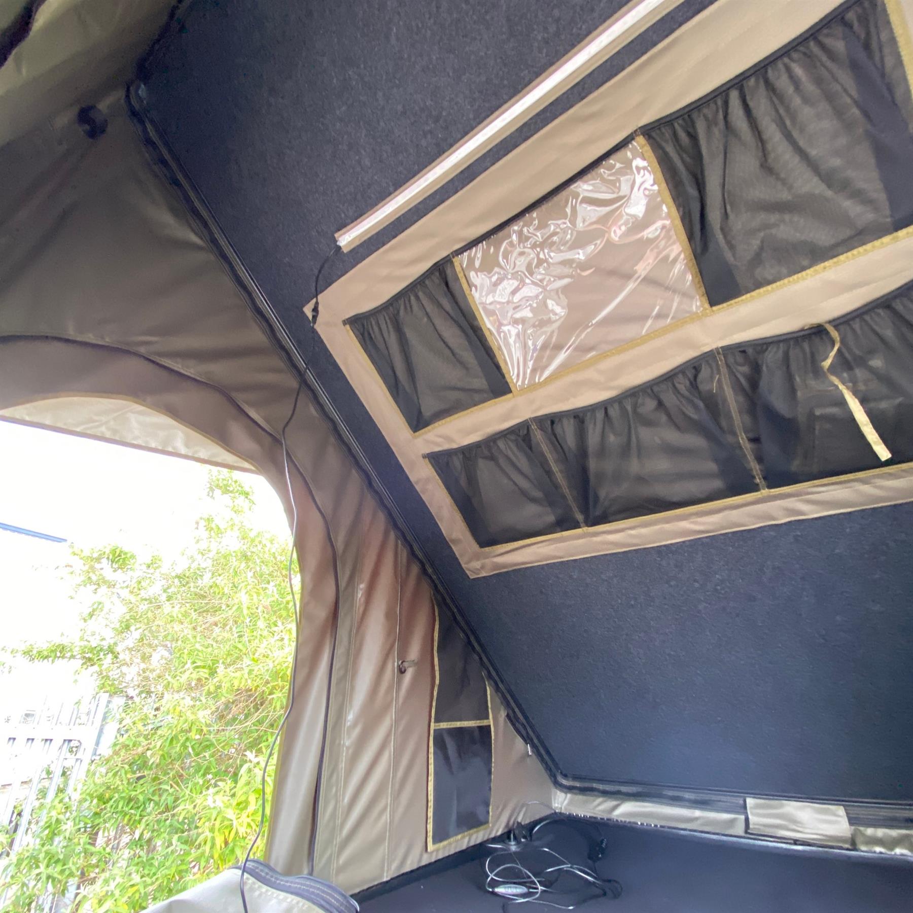 Direct4x4 Roof Top Tents ClamTrekk 2 Person Aluminium Clamshell Roof Top Tent