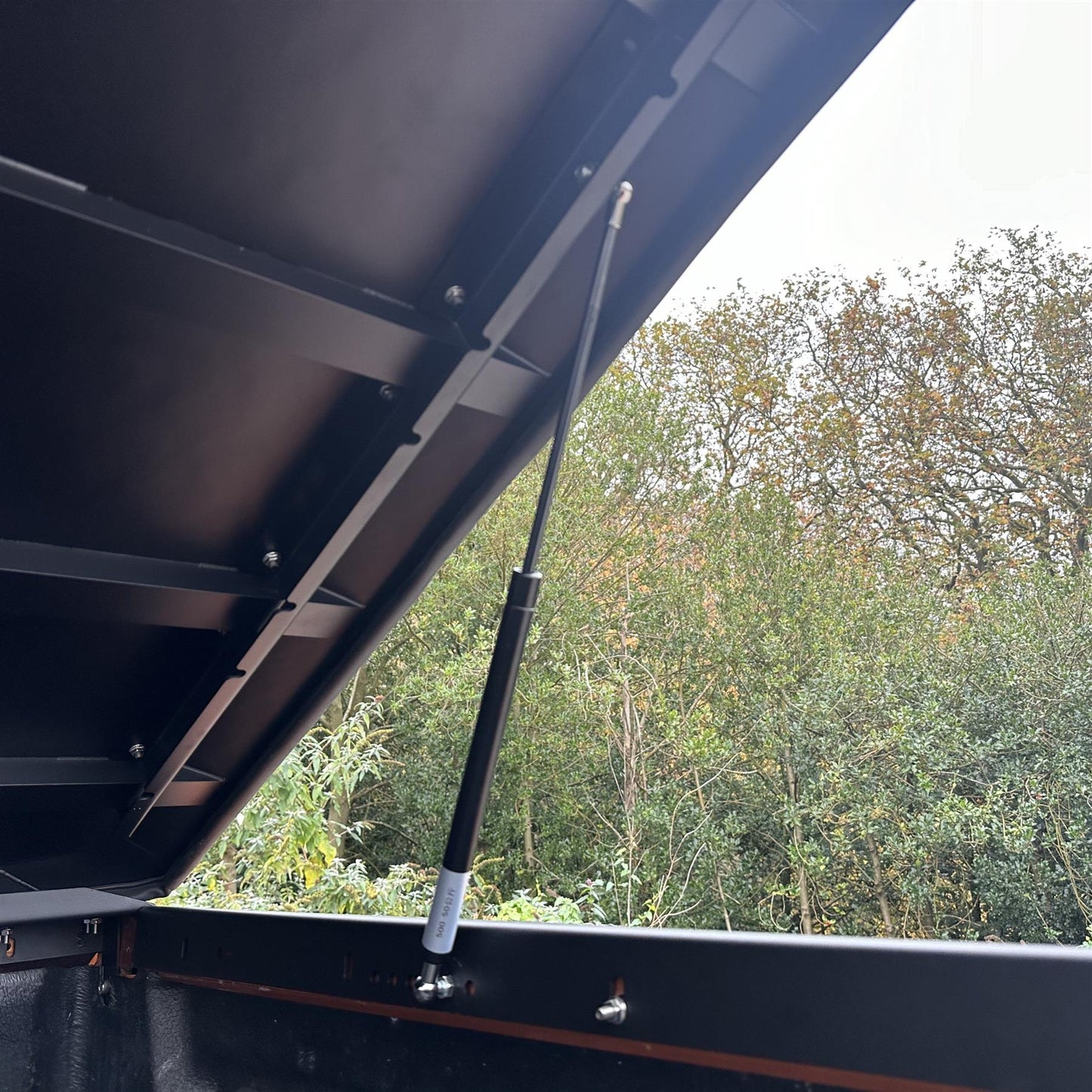 Direct4x4 Pickup Truck Tonneau Covers Black Aluminium Flat Tonneau Cover for Ford Ranger T6/T7/T8 2012-2022 MK3 (P375)