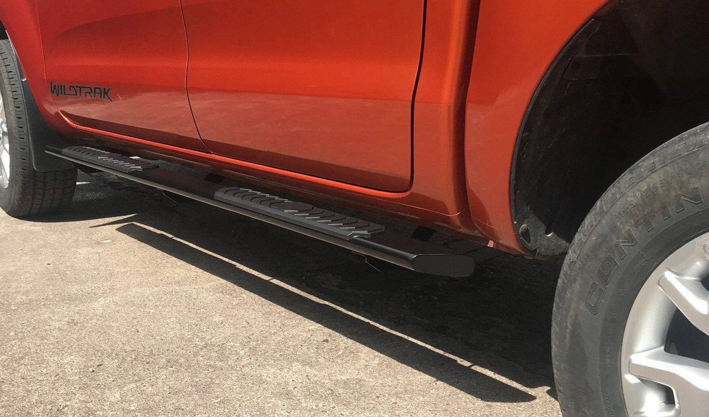 Direct4x4 Side Steps and Bars Black Sonar Side Steps Running Boards for Isuzu D-Max Double Cab 2012-2020