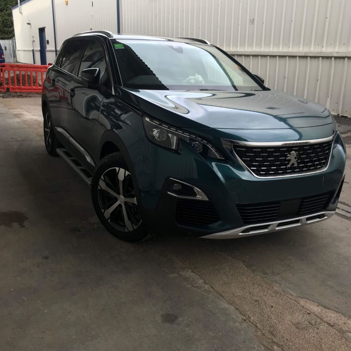 Direct4x4 Side Steps and Bars Suburban Side Steps Running Boards for Peugeot 5008 2016-2024