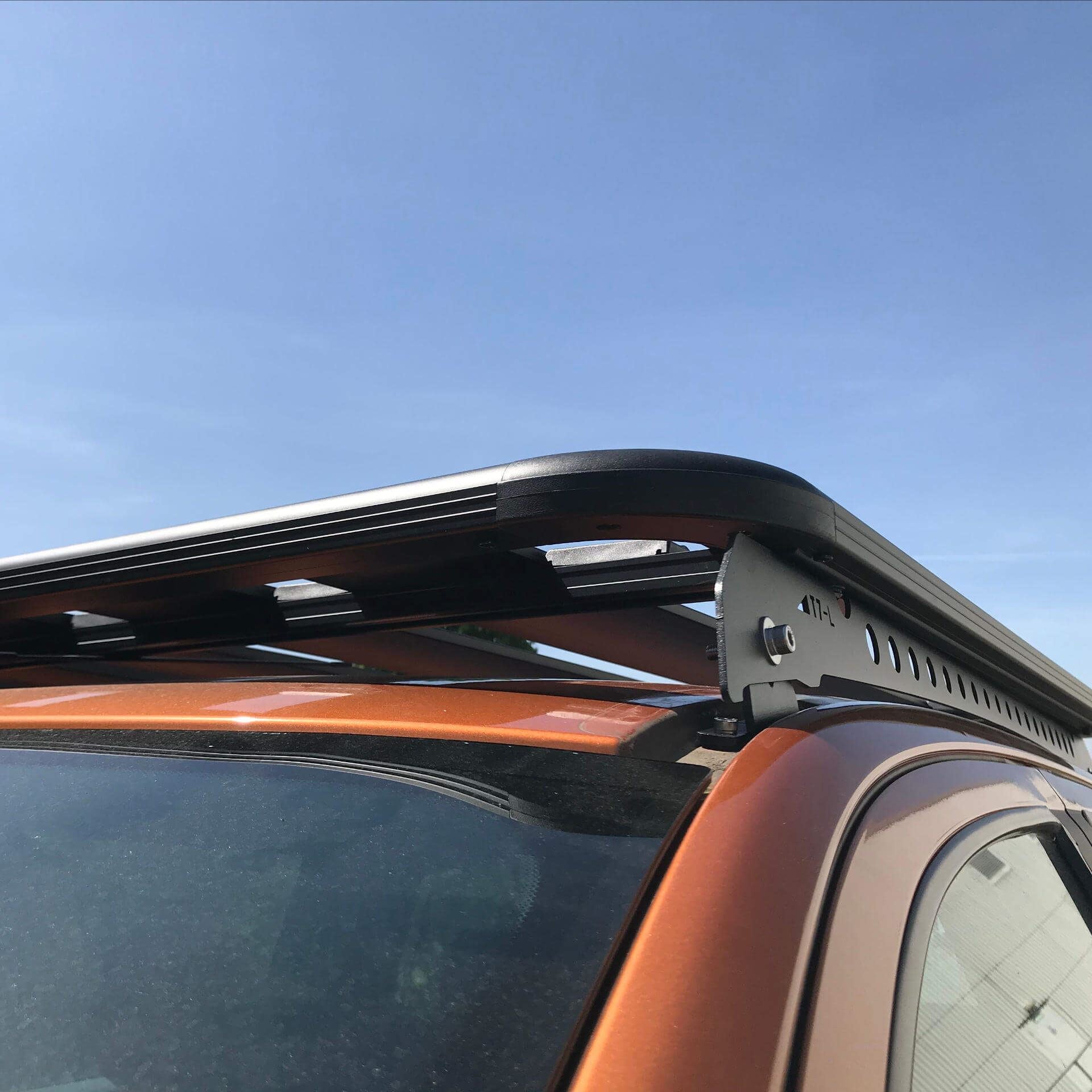 Direct4x4 Roof Racks AluMod Low Profile 135cm x 125cm Roof Rack for the Nissan Navara NP300 2015+