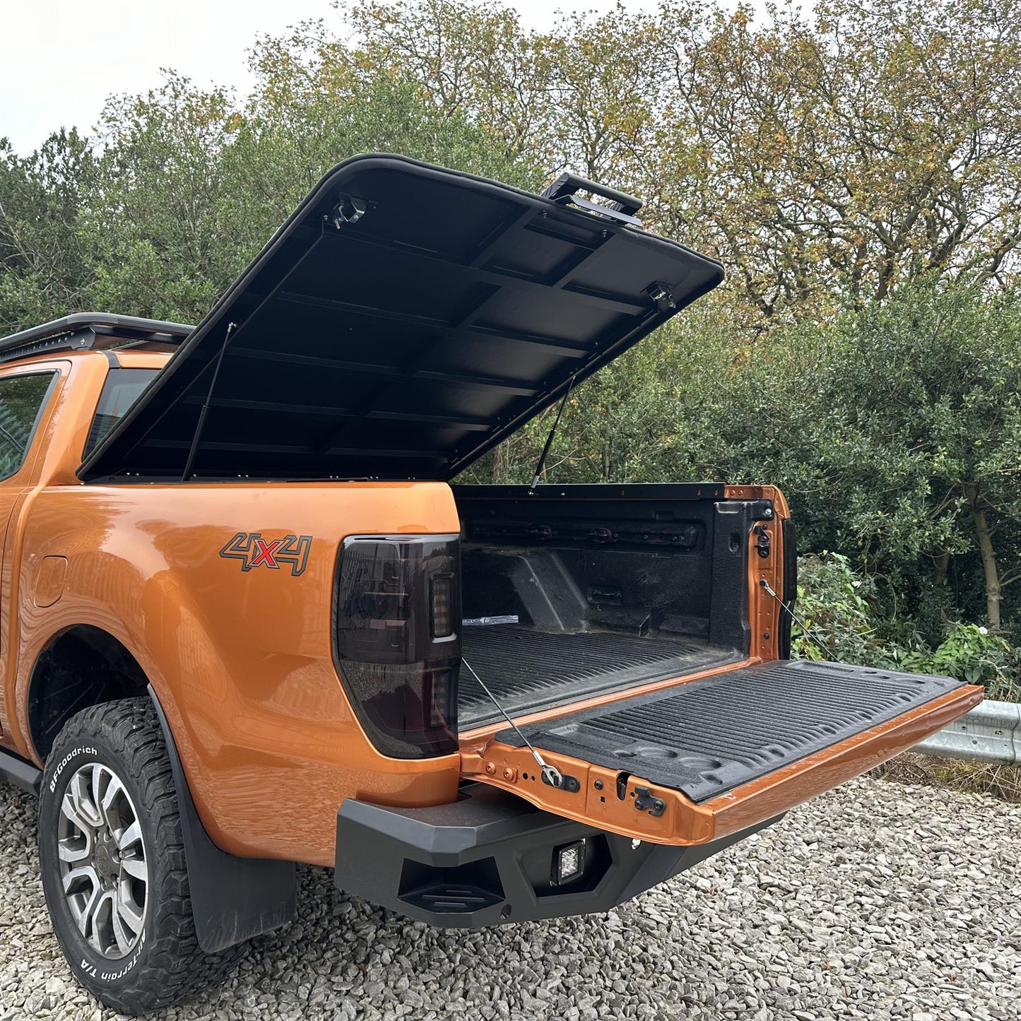 Direct4x4 Pickup Truck Tonneau Covers Black Aluminium Flat Tonneau Cover for Ford Ranger T6/T7/T8 2012-2022 MK3 (P375)