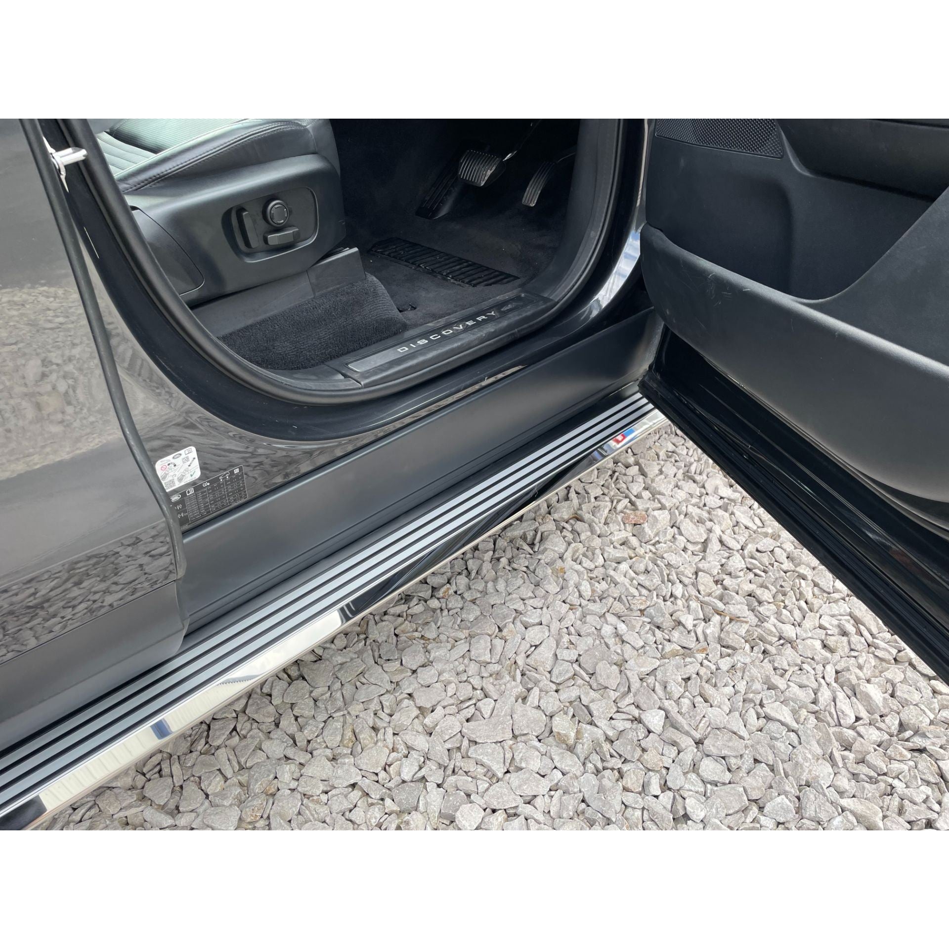 Direct4x4 Side Steps and Bars Stingray Side Steps Running Boards for Land Rover Discovery 5 2017+