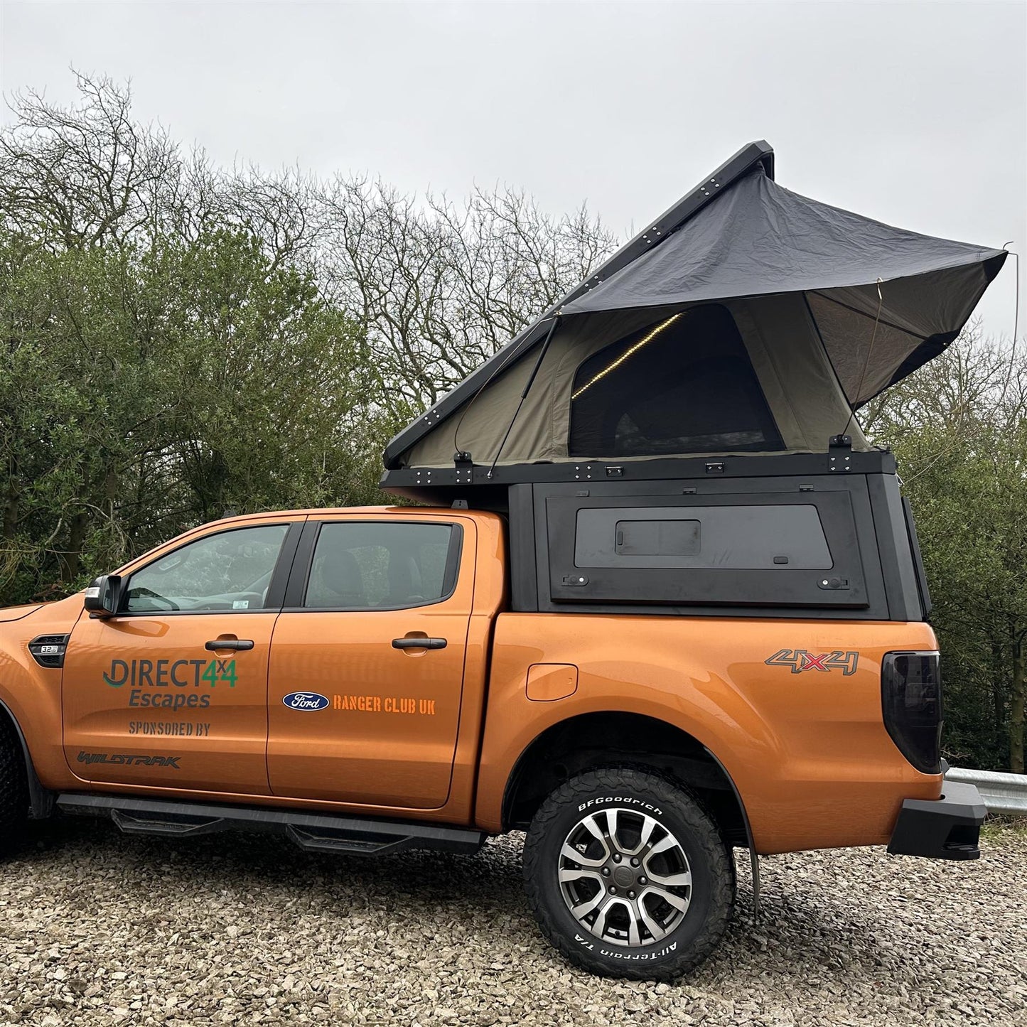 Direct4x4 Pickup Truck Load Bed Canopies Overland Aluminium Canopy with Clamshell Roof Tent for the Toyota Hilux 2016+