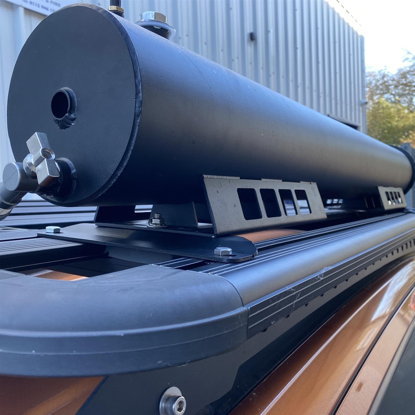 Direct4x4 Expedition Camping Showers Portable Pressurised 25 Litre Water Shower Tube