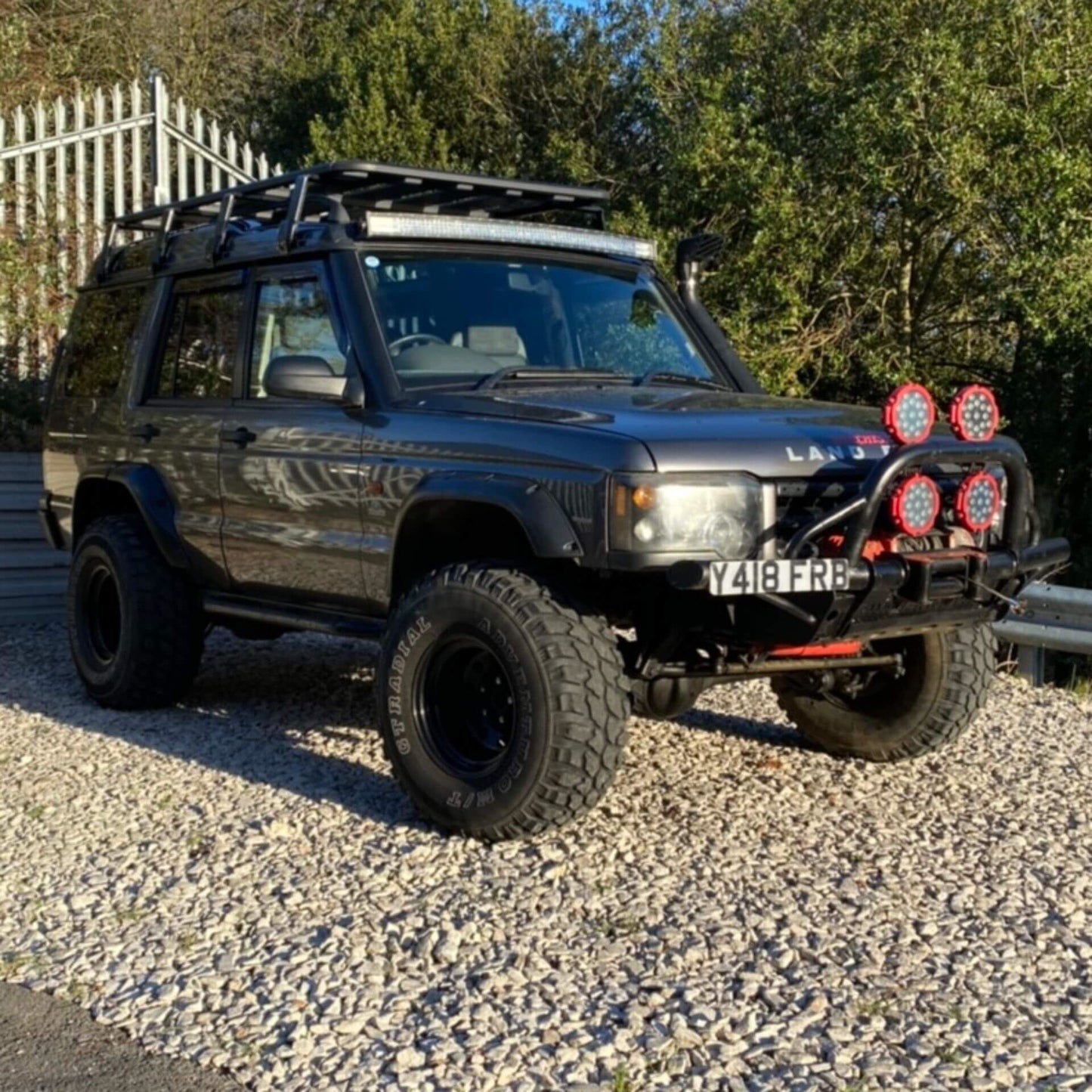 Direct4x4 Roof Racks AluMod Low Profile 220cm x 125cm Roof Rack for the Land Rover Discovery 1 and 2