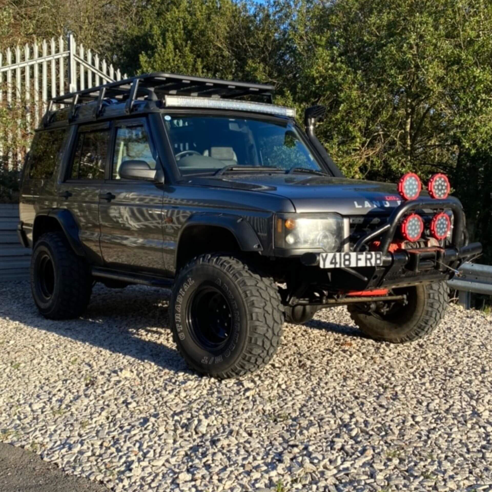 Direct4x4 Roof Racks AluMod Low Profile 220cm x 125cm Roof Rack for the Land Rover Discovery 1 and 2