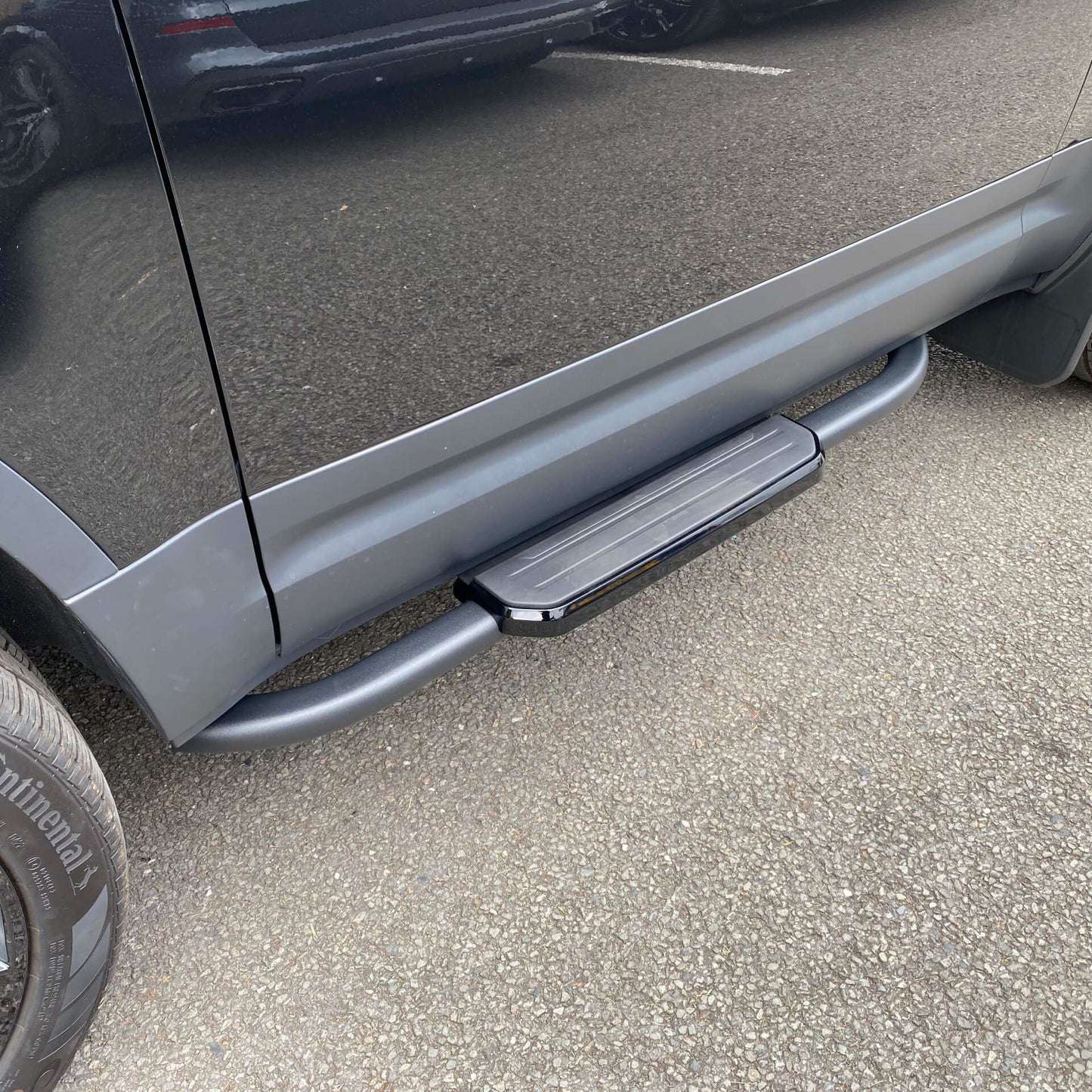 Direct4x4 Side Steps and Bars Black OE Style Side Steps for the Land Rover Defender 90 (L663) 2021+