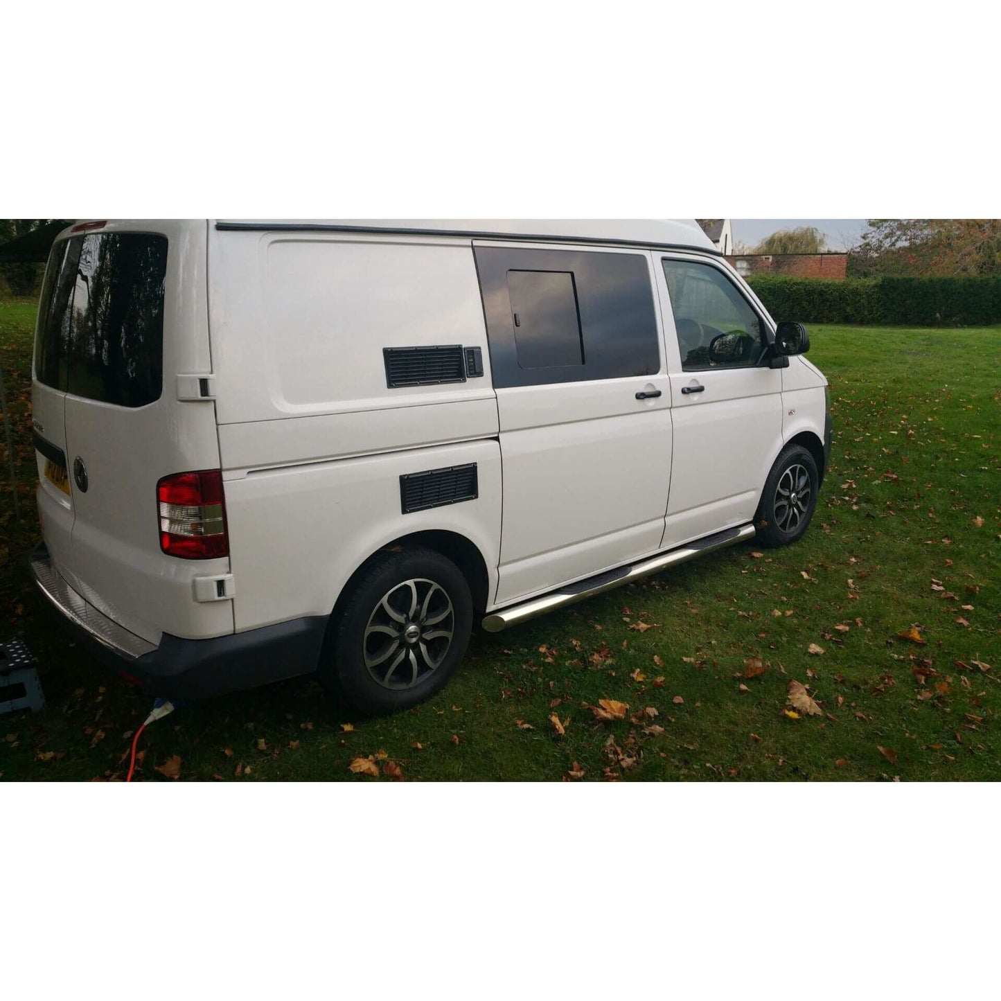 Direct4x4 Side Steps and Bars Stainless Steel Side Bars with Step Pads for Volkswagen Transporter T6 SWB