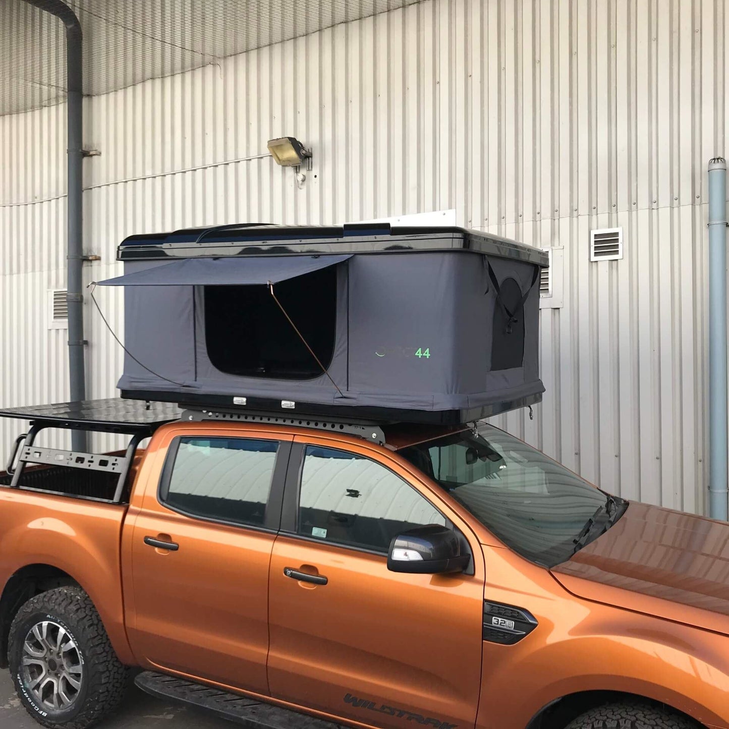 Direct4x4 Roof Top Tents Black Overland Expedition Hard Shell Pop-up 2 Person Roof Top Camping Tent
