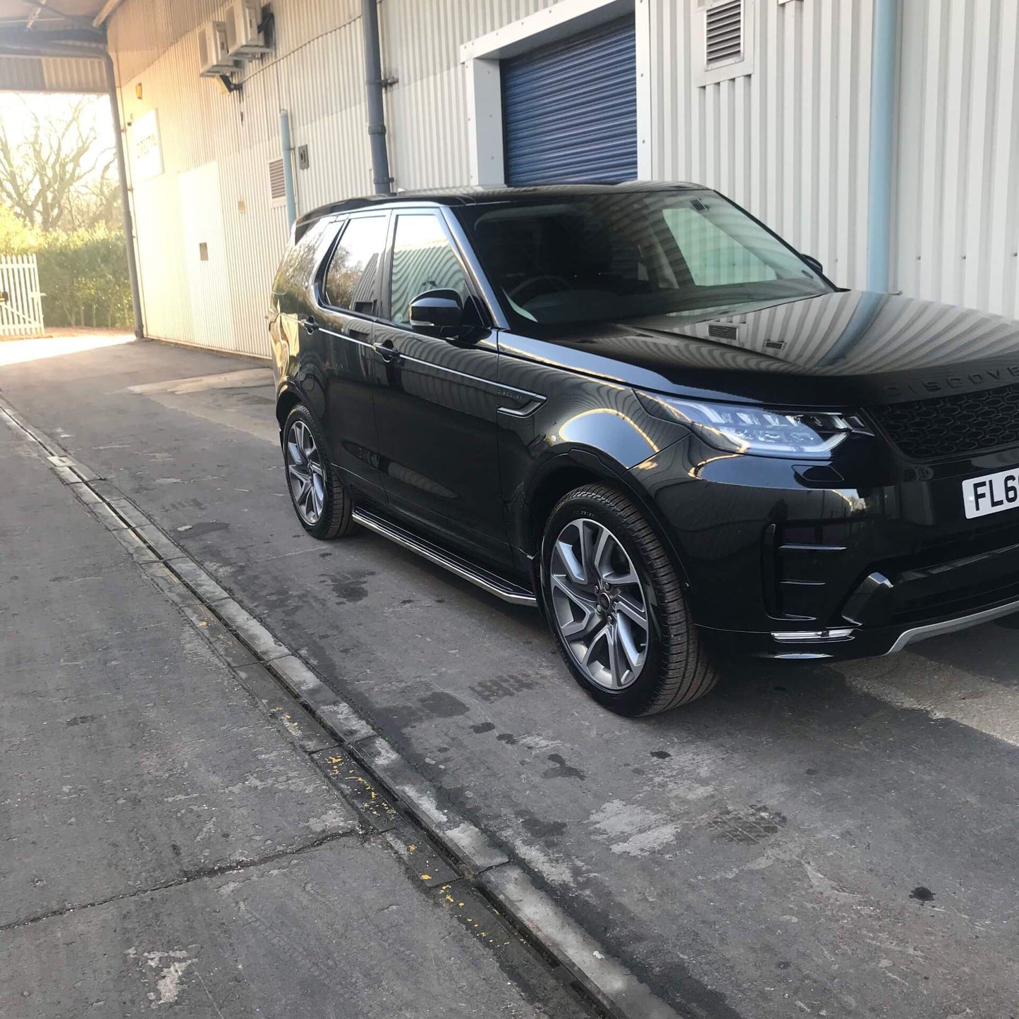 Direct4x4 Side Steps and Bars Black Raptor Side Steps Running Boards for Land Rover Discovery 5 2017+
