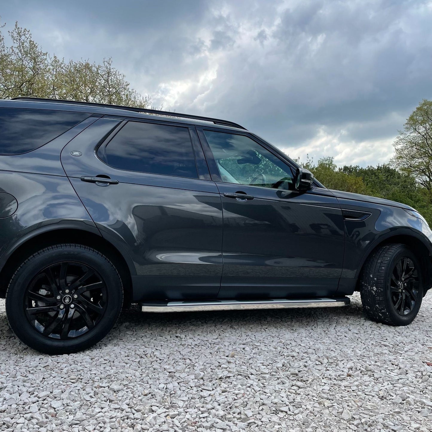 Direct4x4 Side Steps and Bars Suburban Side Steps Running Boards for Land Rover Discovery 5 2017+