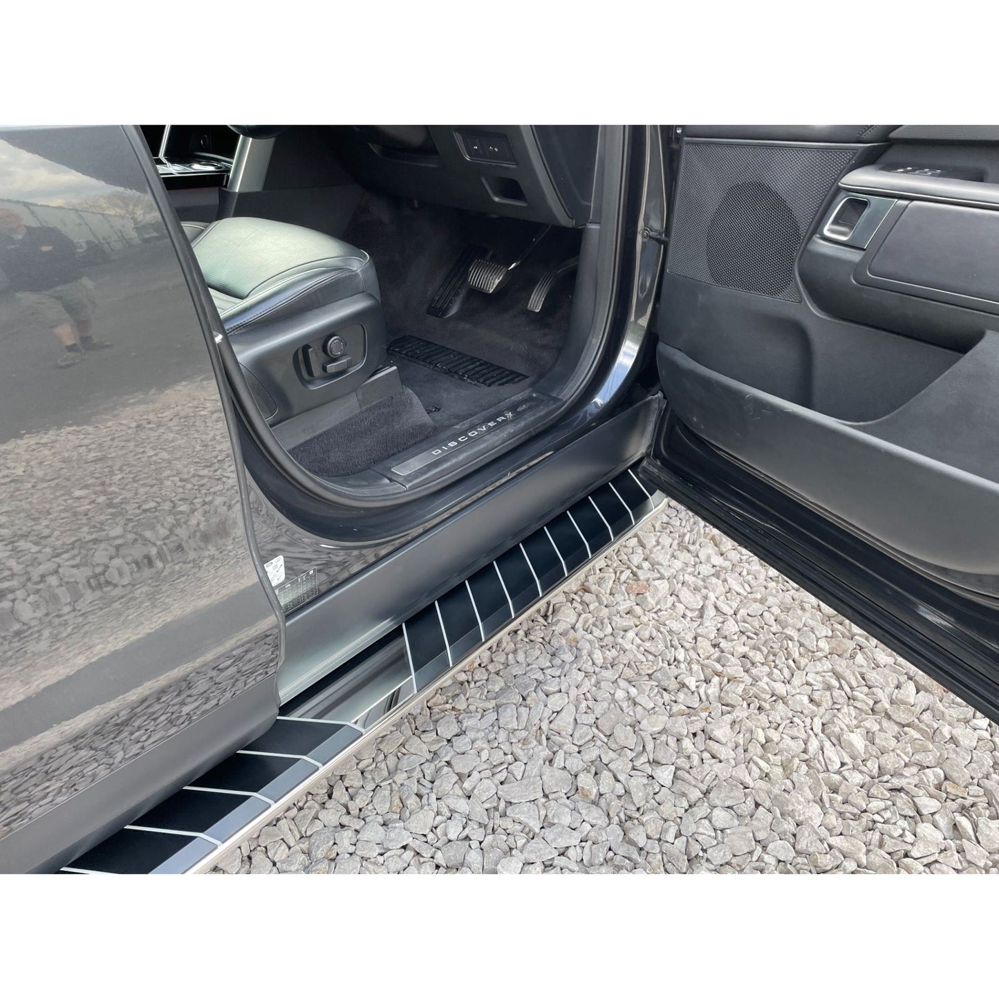 Direct4x4 Side Steps and Bars VIP Side Steps Running Boards for Land Rover Discovery 5 2017+
