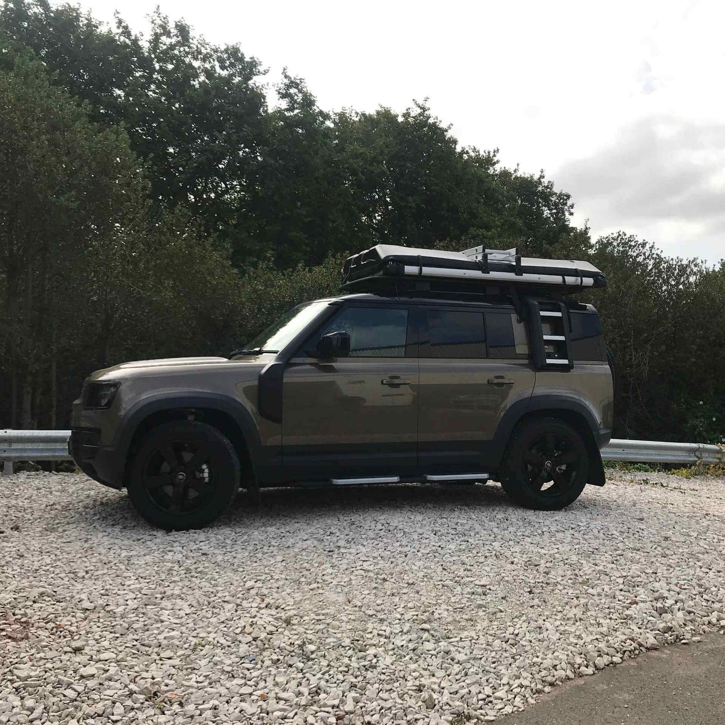 Direct4x4 Roof Top Tents Granite Grey Pathseeker 2 Person Auto Solar Hard Shell Roof Top Camping Tent