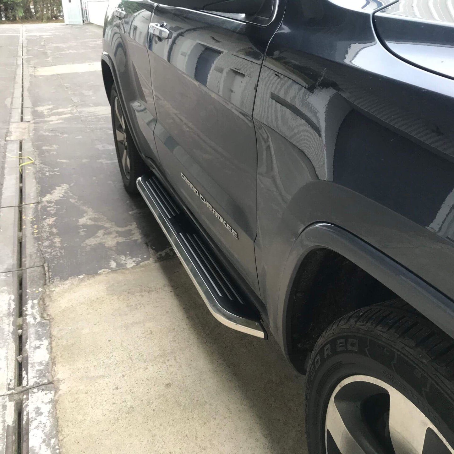 Direct4x4 Side Steps and Bars Premier Side Steps Running Boards for Jeep Grand Cherokee 2011-2014