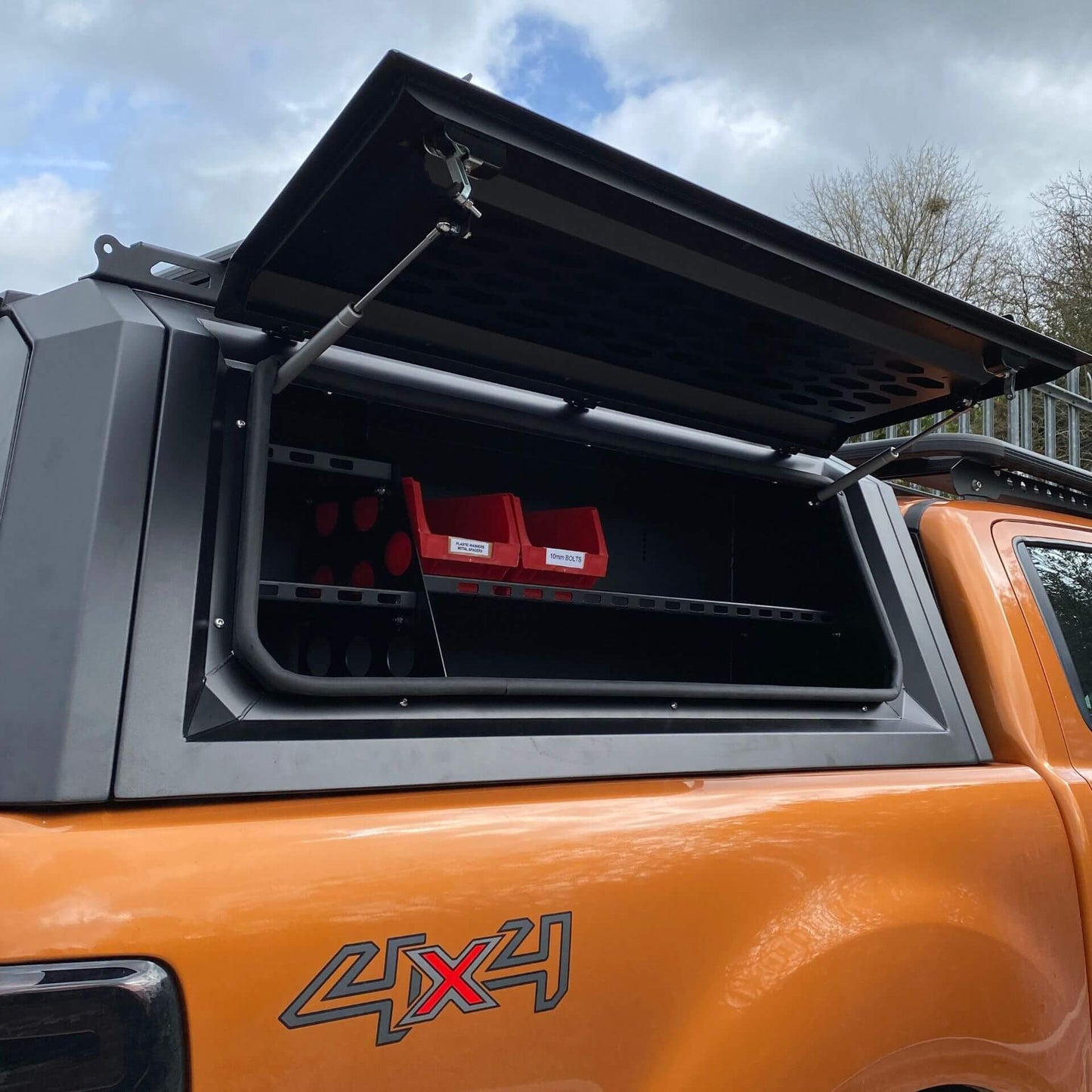 Direct4x4 Pickup Truck Hardtop Canopy Parts & Accessories Aluminium Pickup Load Bed Canopy Shelf Insert for the Toyota Hilux 2016+