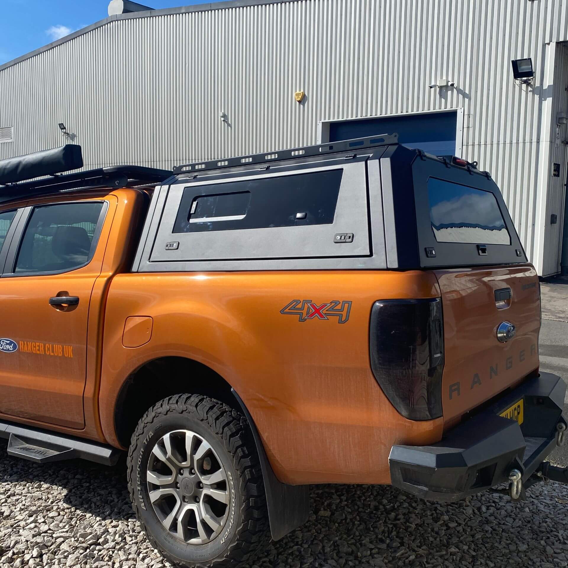 Direct4x4 Pickup Truck Hardtop Canopies Aluminium Slide Window Pickup Truck Load Bed Canopy for the Toyota Hilux 2016+