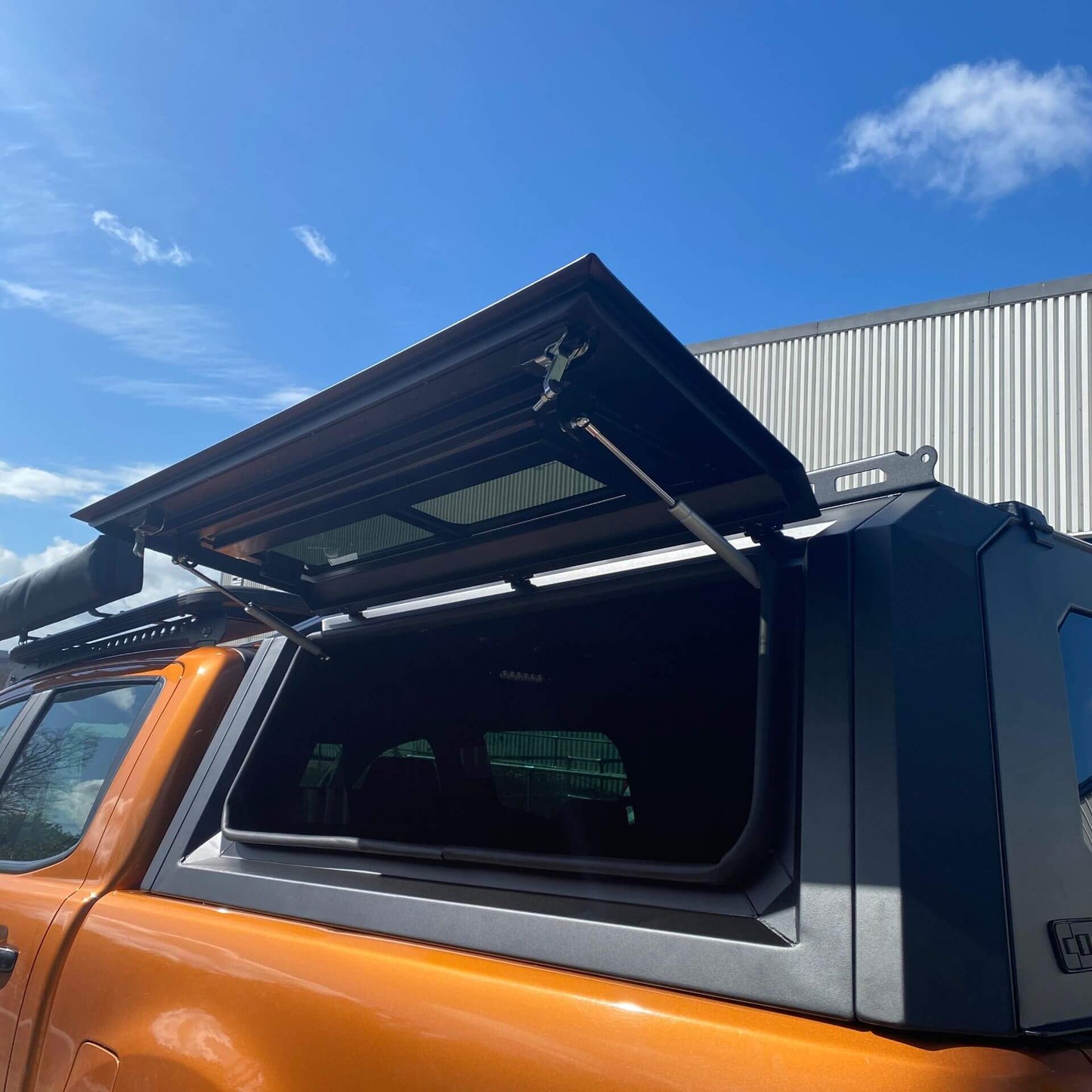 Direct4x4 Pickup Truck Hardtop Canopies Aluminium Slide Window Pickup Truck Load Bed Canopy for the Toyota Hilux 2016+