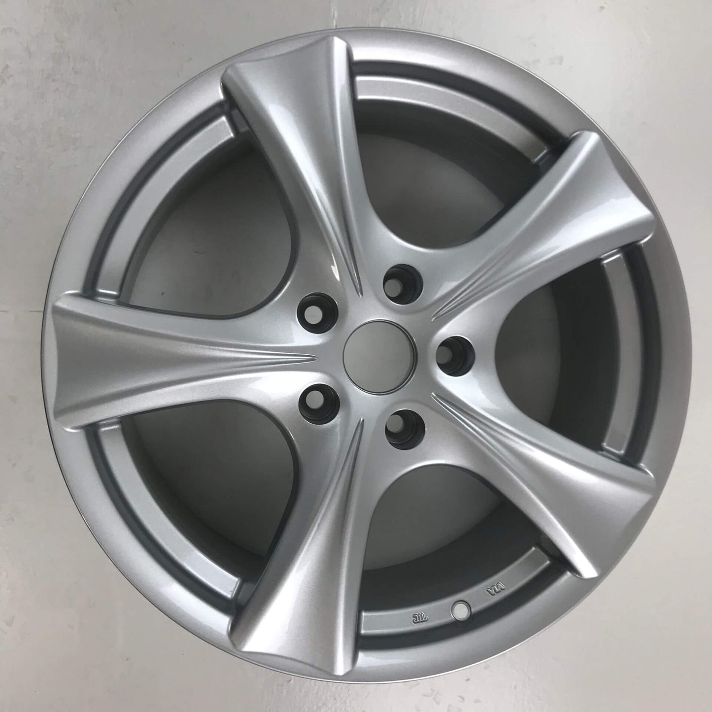 Direct4x4 Alloy Wheels Set of 4 5-Spoke Silver Calibre 18" Sports Alloy Wheels for VW T5 & T6
