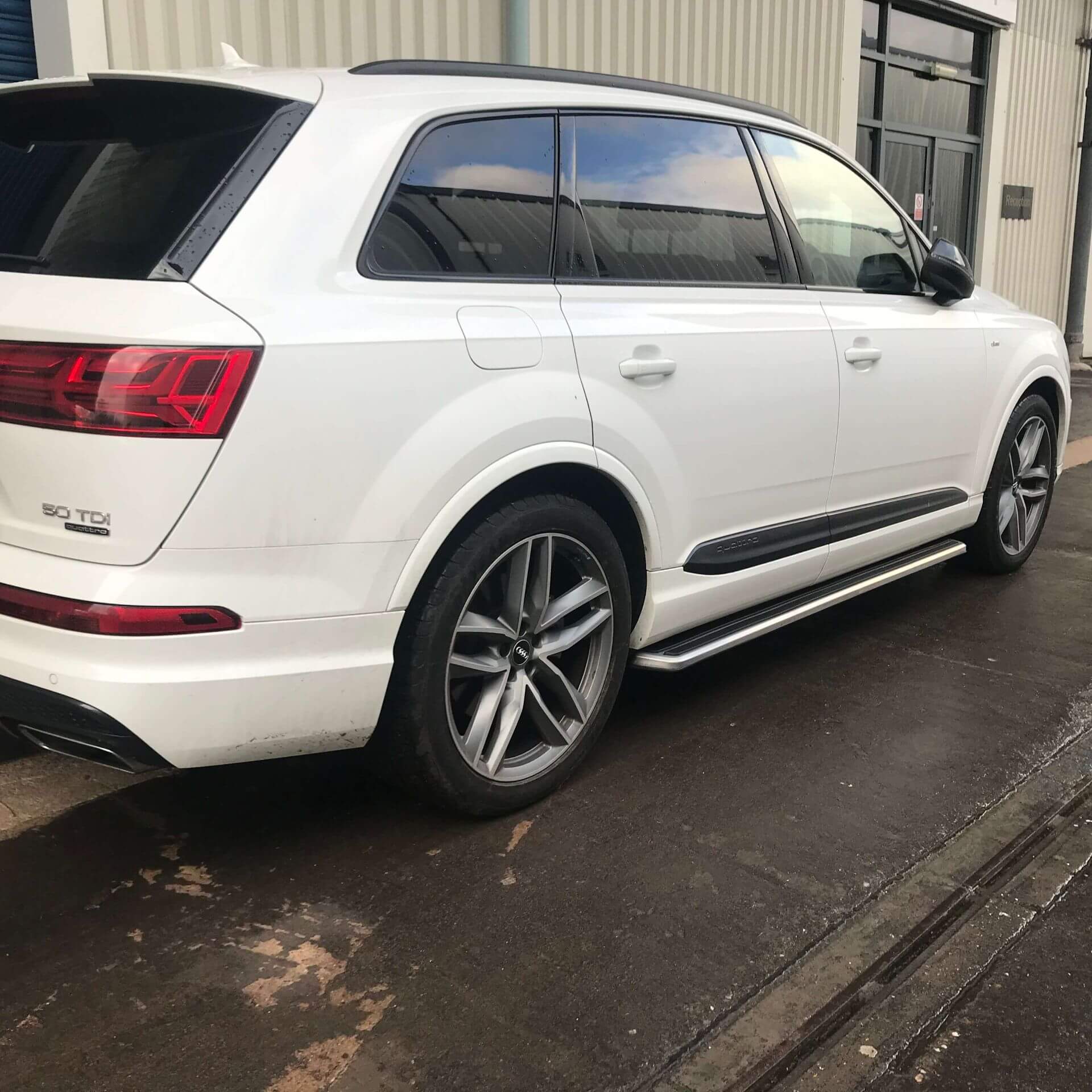 Direct4x4 Side Steps and Bars OE Style Side Steps Running Boards for Audi Q7 2016-2019